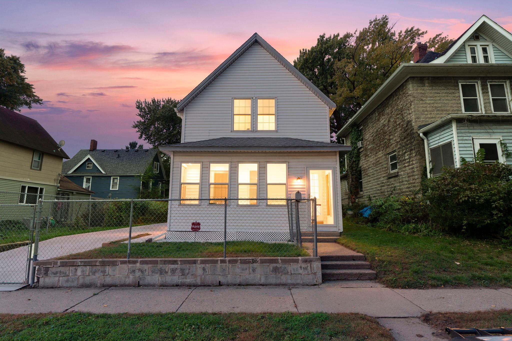View of Single Family at 909 Park Street, Saint Paul - Mike Wilen | Minnesota Team Real Estate