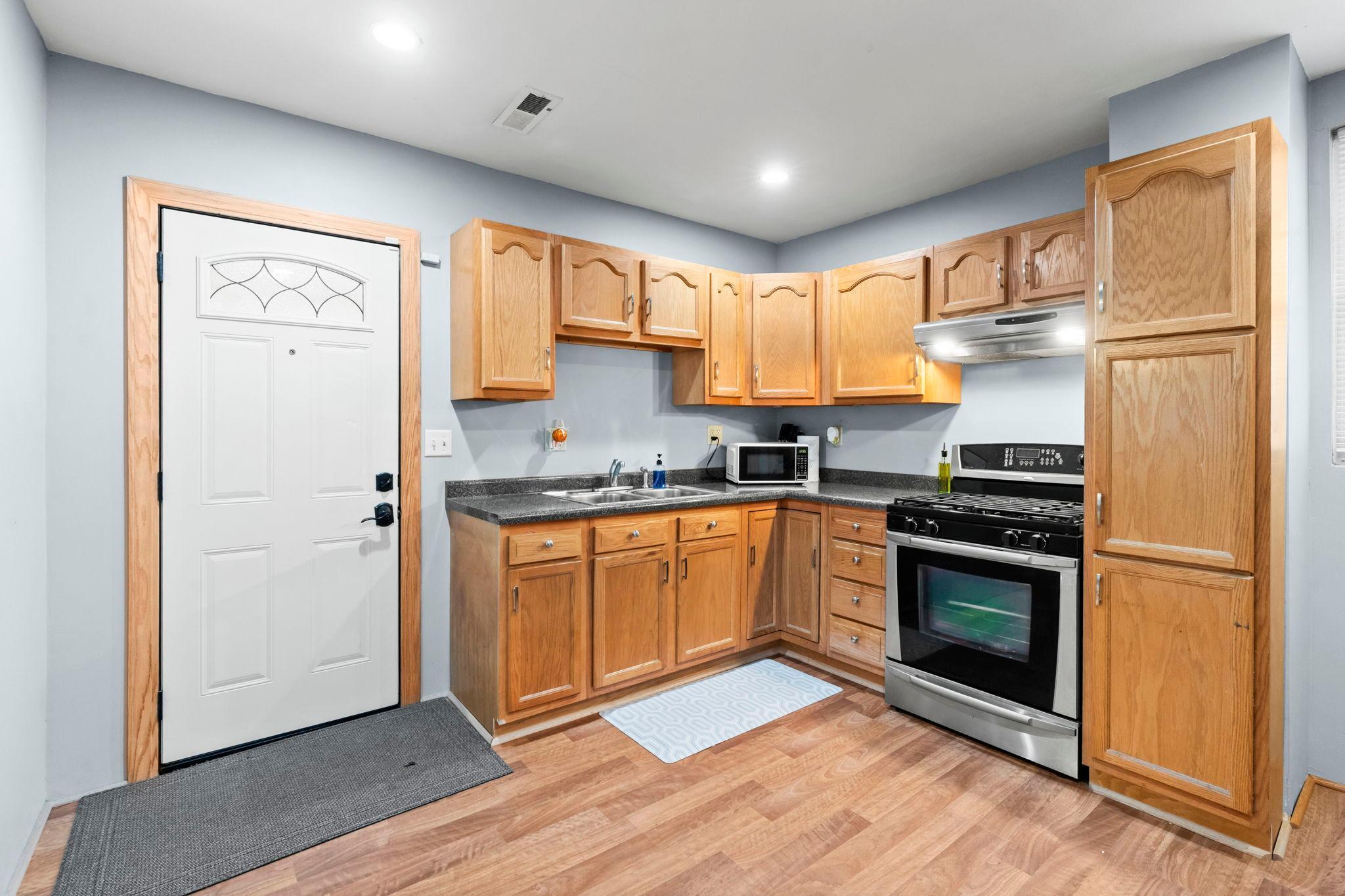 View of Residential at 909 Park Street, Saint Paul MN 55117, Saint Paul (9 of 32) - Mike Wilen | Minnesota Team Real Estate