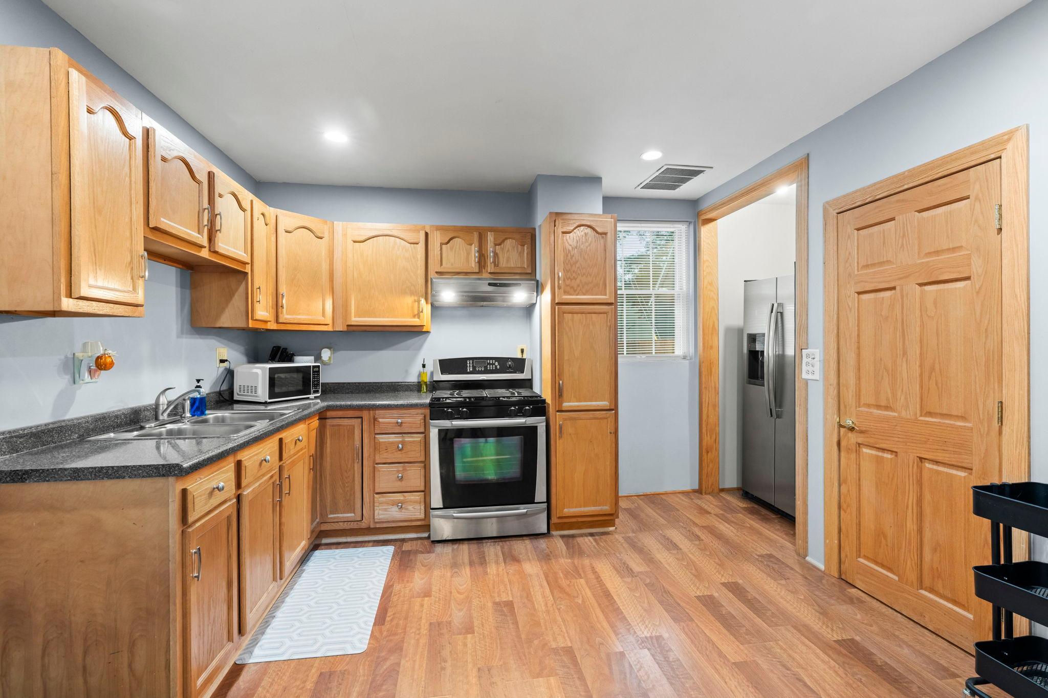 View of Residential at 909 Park Street, Saint Paul MN 55117, Saint Paul (10 of 32) - Mike Wilen | Minnesota Team Real Estate