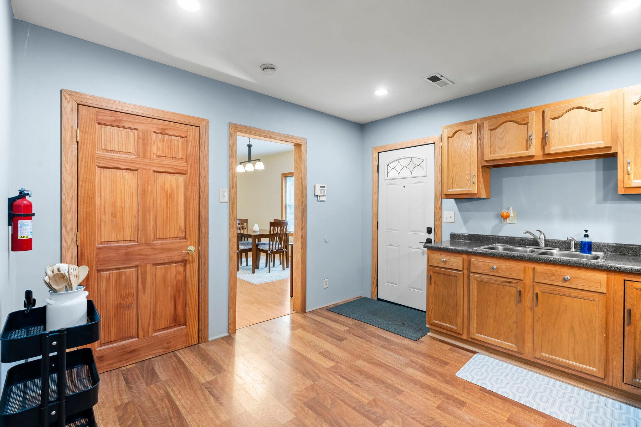 View of Residential at 909 Park Street, Saint Paul MN 55117, Saint Paul (11 of 32) - Mike Wilen | Minnesota Team Real Estate