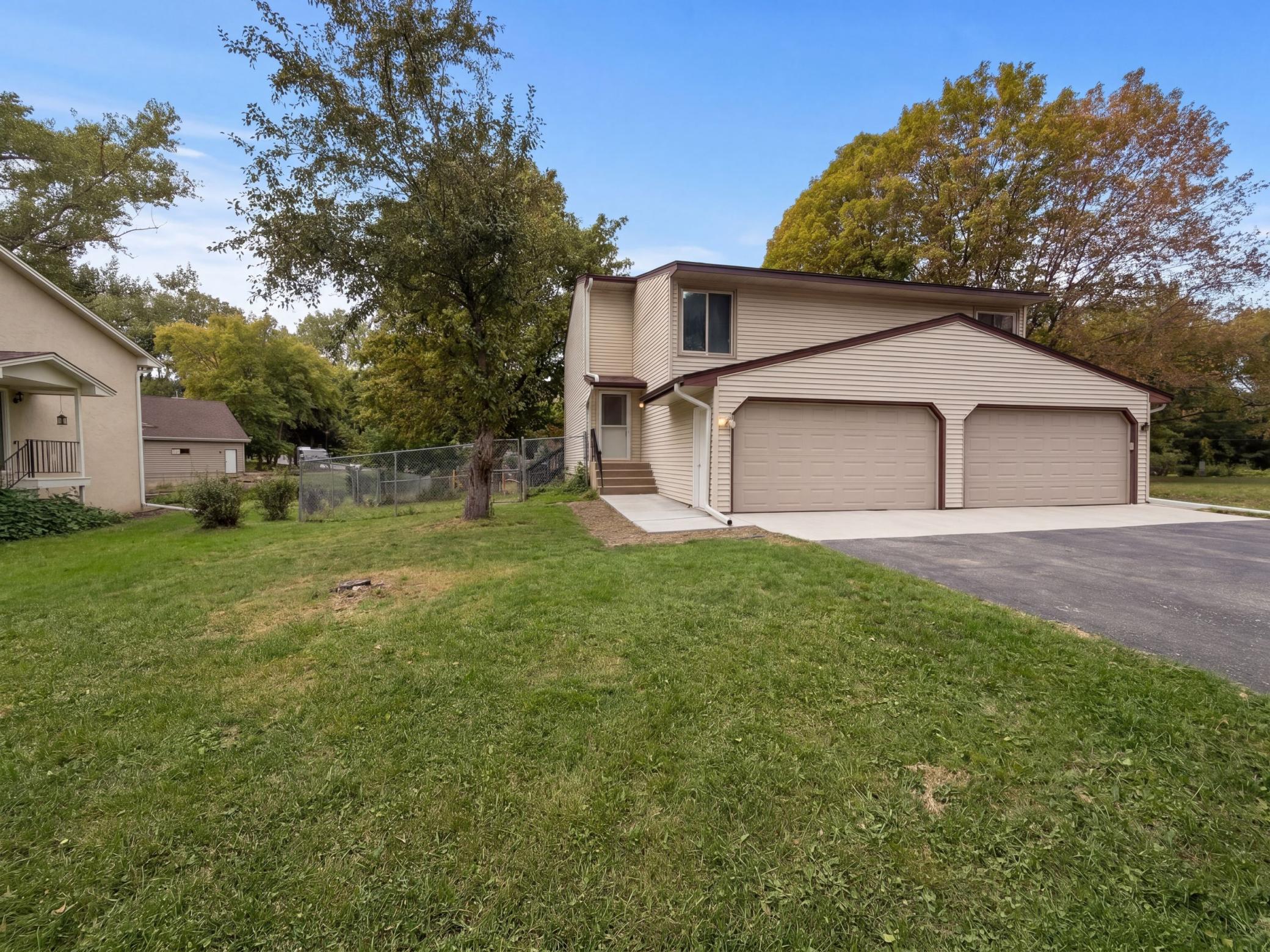 View of (TH) Side x Side at 15391 Trillium Circle, Eden Prairie - Mike Wilen | Minnesota Team Real Estate