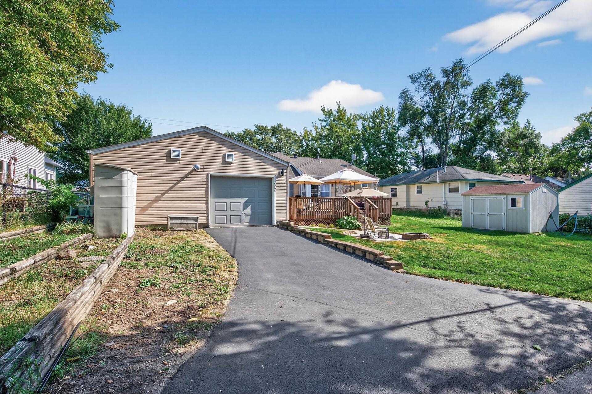 View of Residential at 2908 Brunswick Avenue, Saint Louis Park MN 55416, Saint Louis Park (28 of 33) - Mike Wilen | Minnesota Team Real Estate
