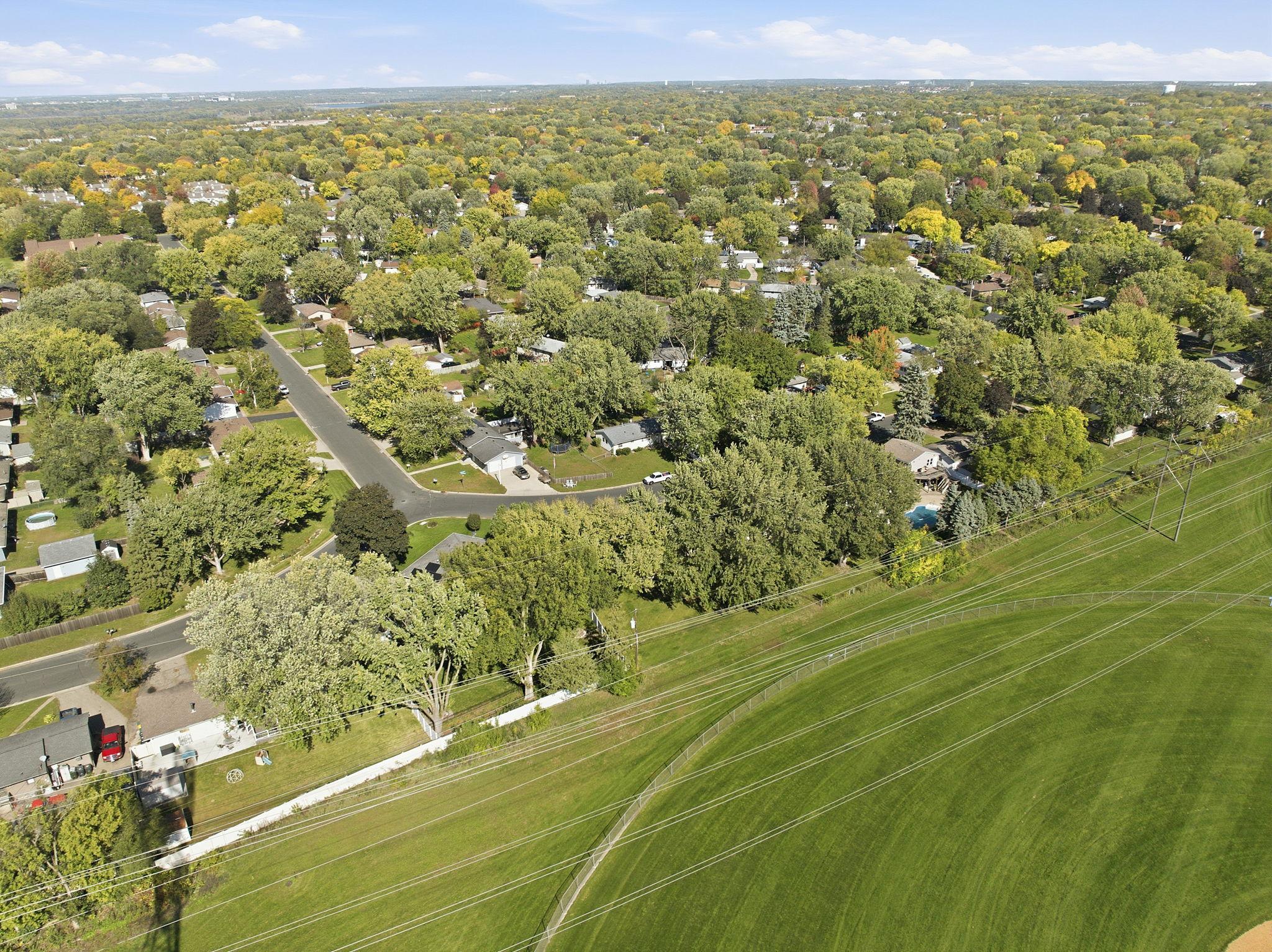View of Residential at 2128 Shale Lane, Eagan MN 55122, Eagan (46 of 49) - Mike Wilen | Minnesota Team Real Estate