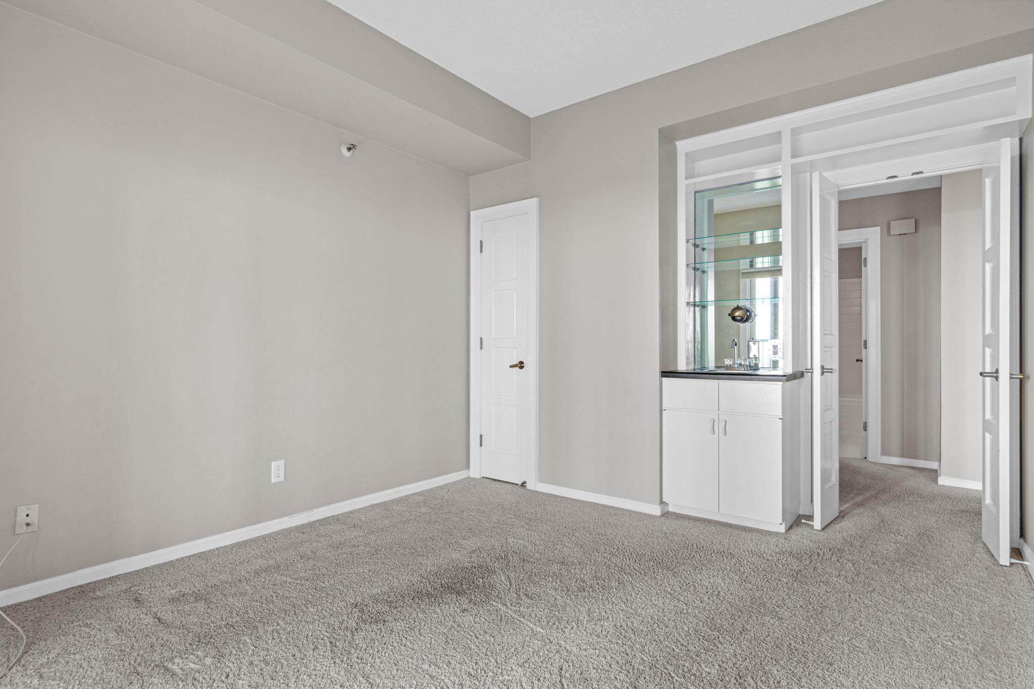 View of Residential at 1235 Yale Place #808, Minneapolis MN 55403, Minneapolis (11 of 17) - Mike Wilen | Minnesota Team Real Estate