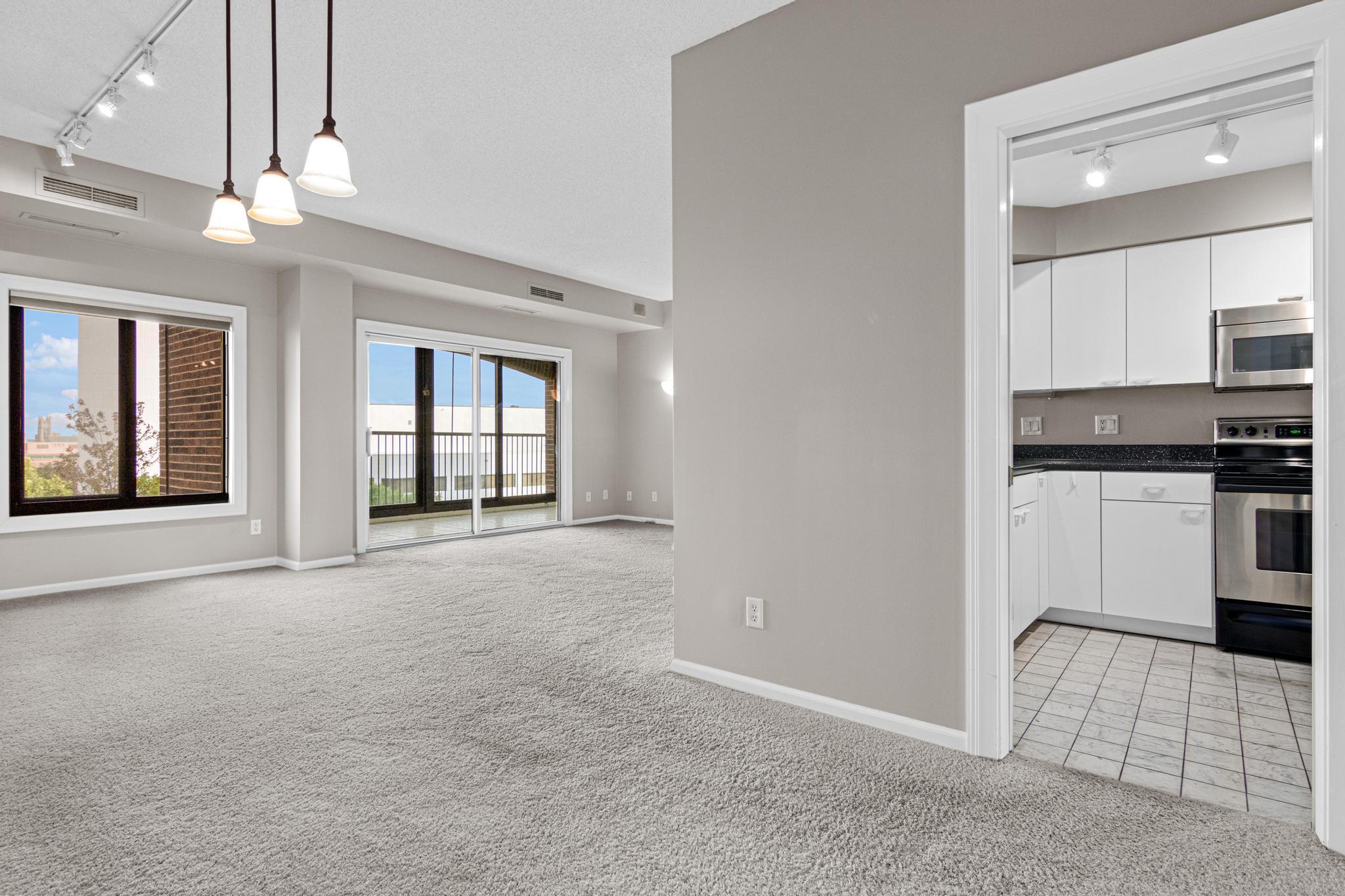 View of Residential at 1235 Yale Place #808, Minneapolis MN 55403, Minneapolis (6 of 17) - Mike Wilen | Minnesota Team Real Estate
