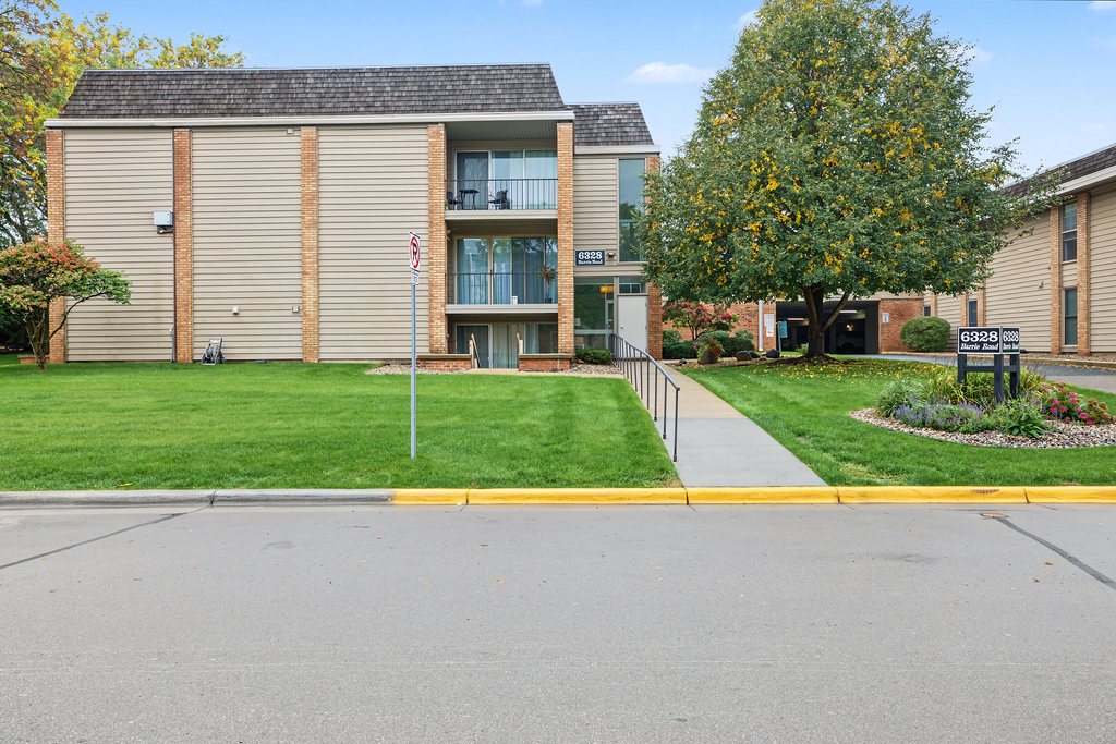 View of Residential at 6328 Barrie Road #3M, Edina MN 55435, Edina (5 of 27) - Mike Wilen | Minnesota Team Real Estate