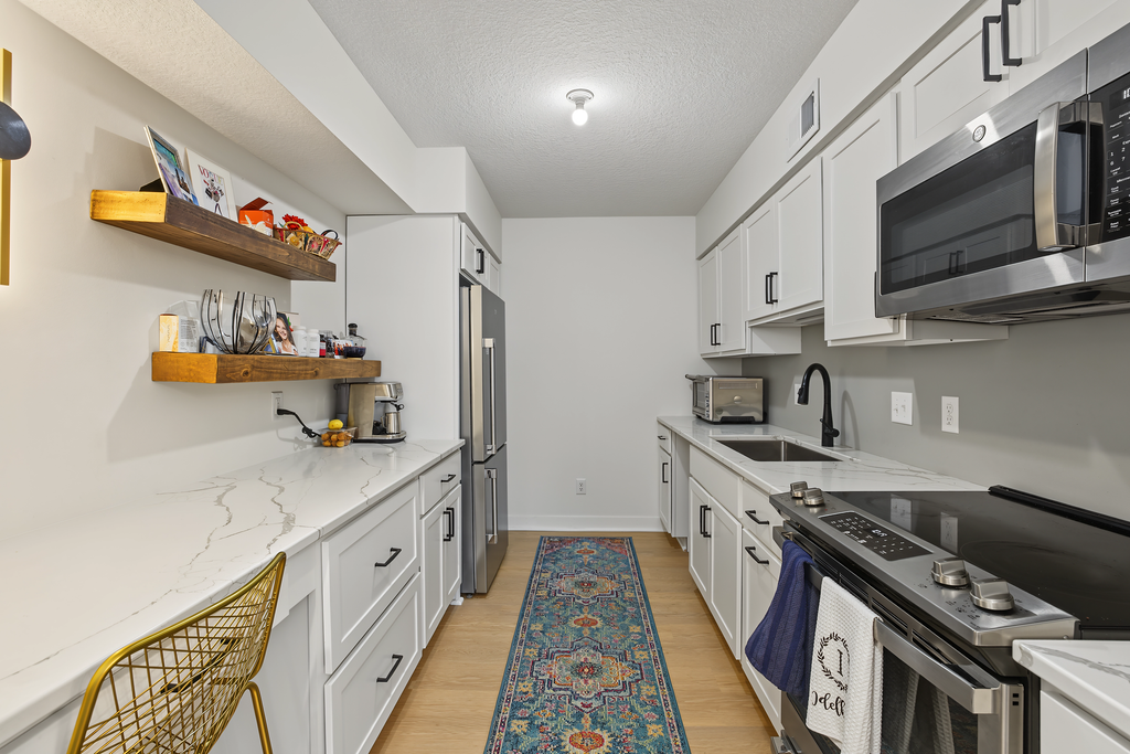 View of Residential at 6328 Barrie Road #3M, Edina MN 55435, Edina (6 of 27) - Mike Wilen | Minnesota Team Real Estate