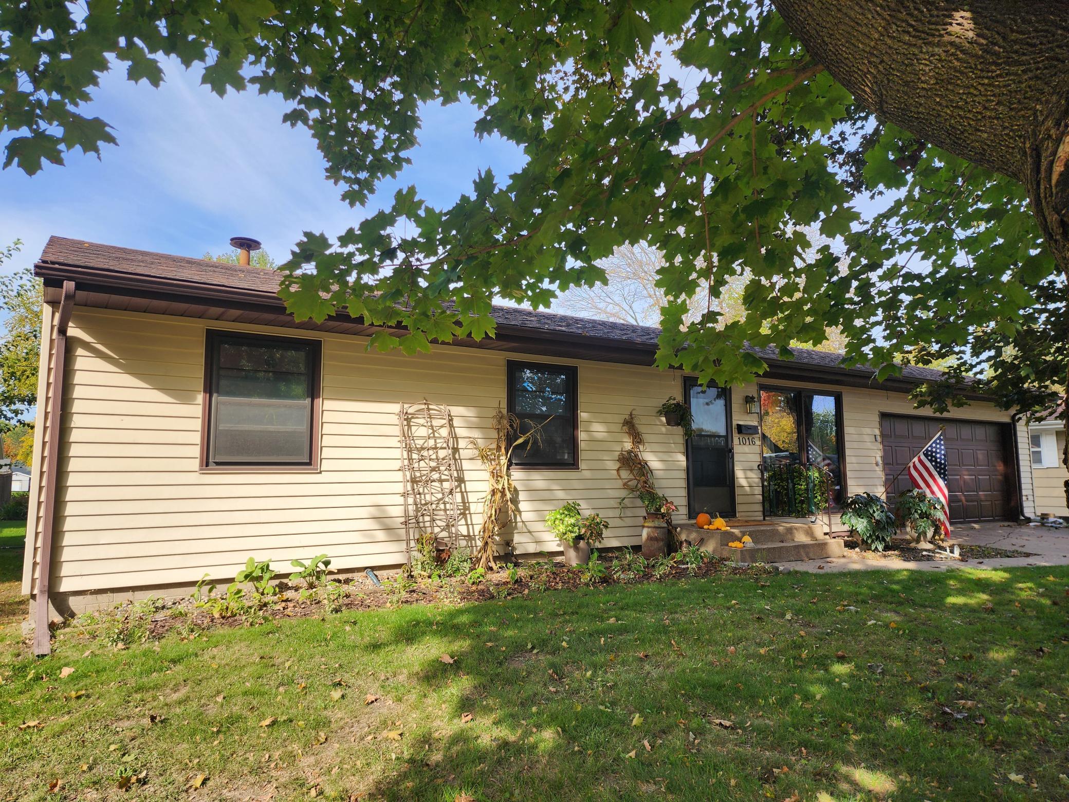 View of Residential at 1016 Jackson Street, Shakopee MN 55379, Shakopee (2 of 23) - Mike Wilen | Minnesota Team Real Estate