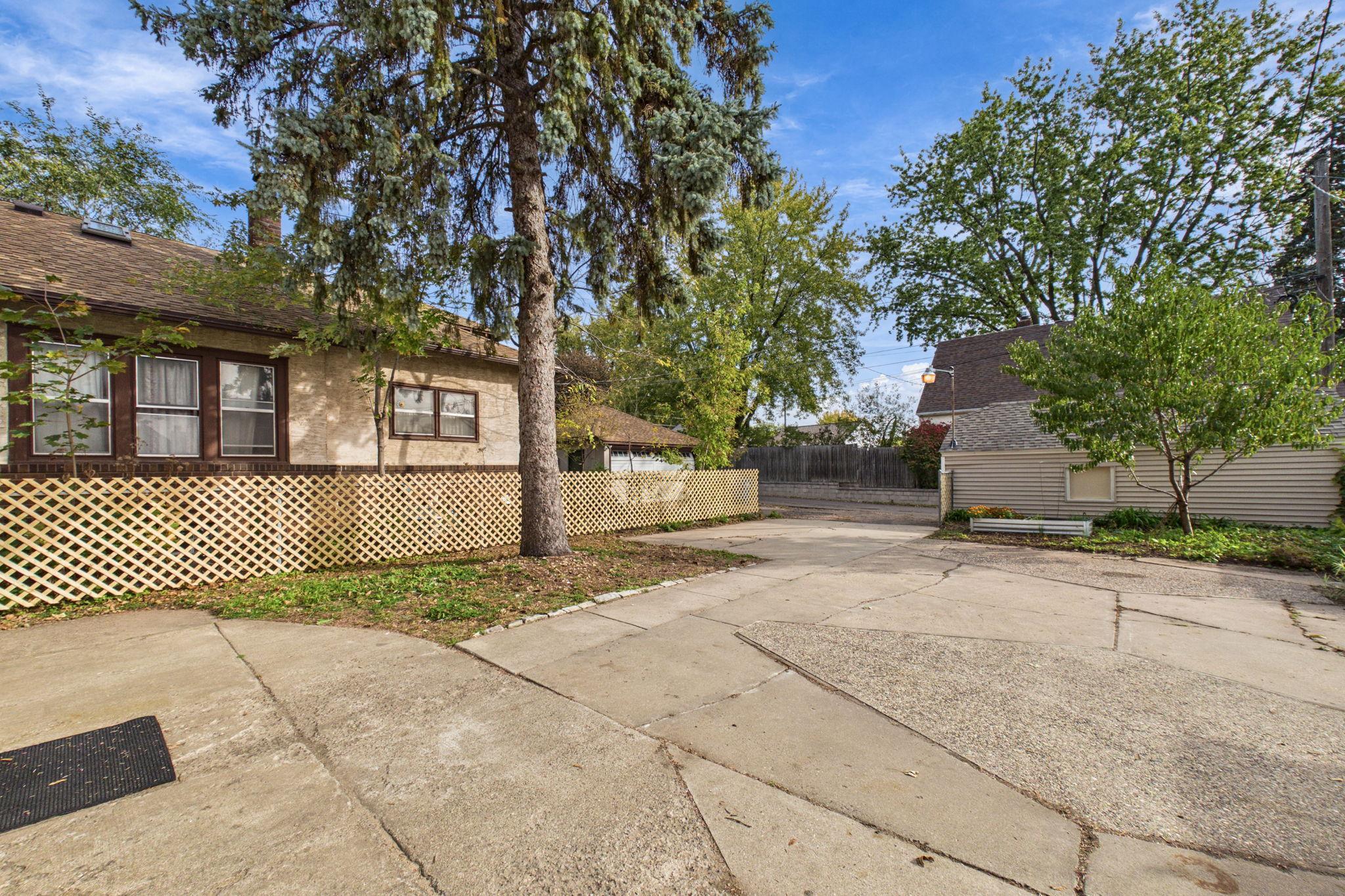 View of Residential at 1412 Edgerton Street, Saint Paul MN 55130, Saint Paul (23 of 36) - Mike Wilen | Minnesota Team Real Estate