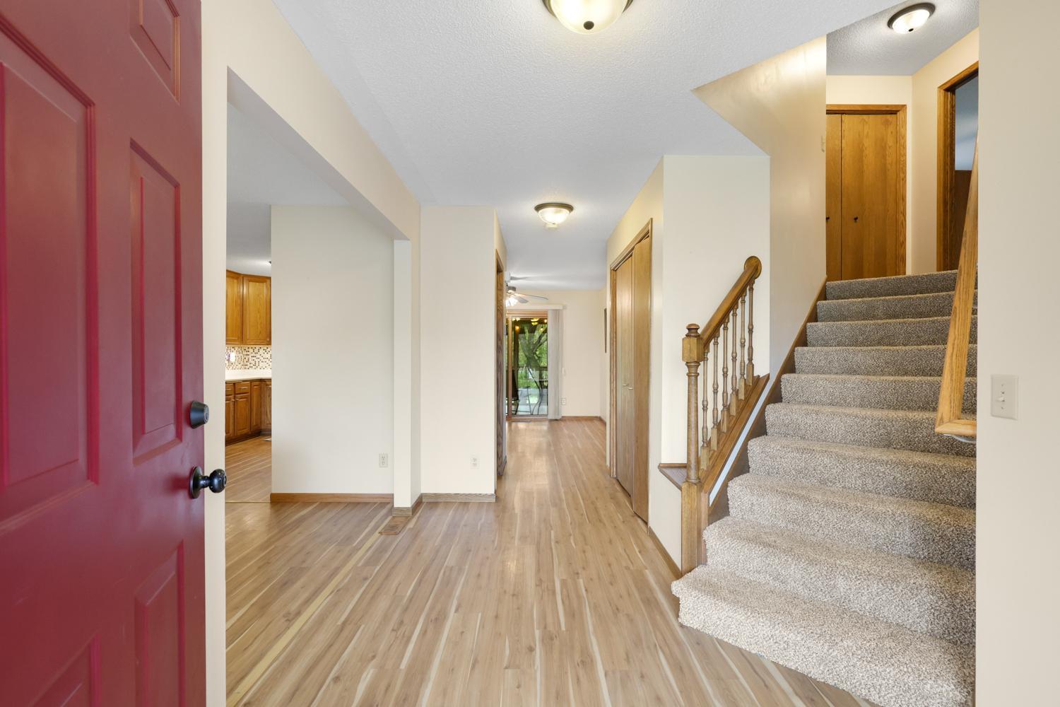 View of Residential at 1001 Forest Glen Court, Burnsville MN 55337, Burnsville (3 of 37) - Mike Wilen | Minnesota Team Real Estate