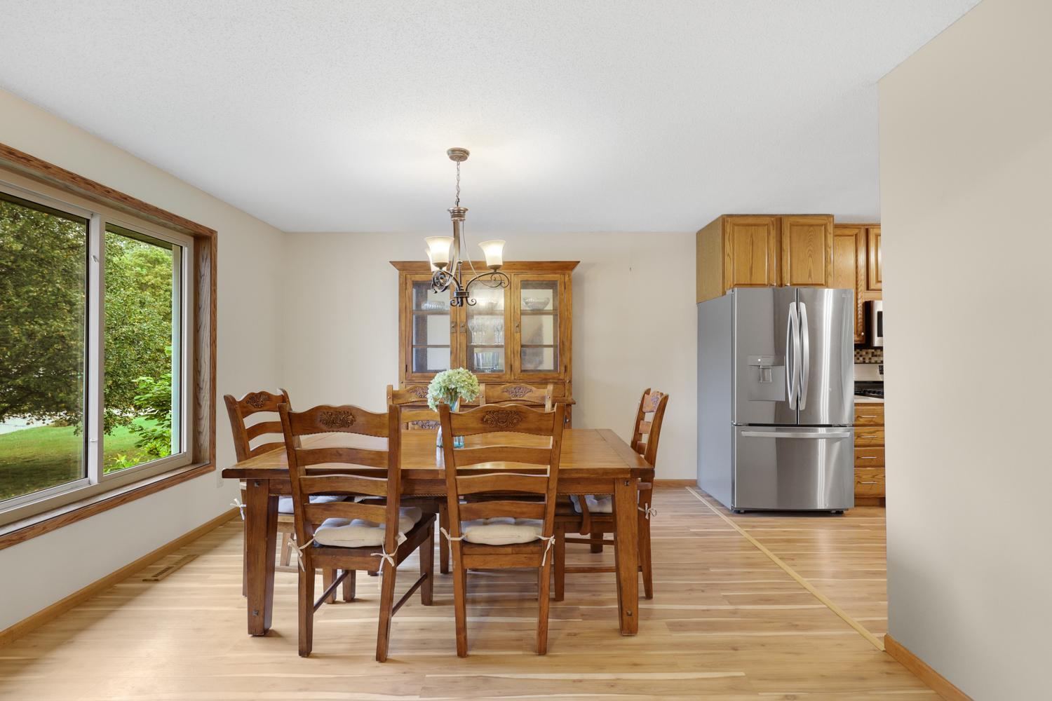View of Residential at 1001 Forest Glen Court, Burnsville MN 55337, Burnsville (4 of 37) - Mike Wilen | Minnesota Team Real Estate