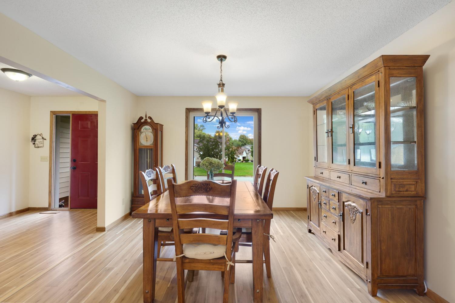View of Residential at 1001 Forest Glen Court, Burnsville MN 55337, Burnsville (5 of 37) - Mike Wilen | Minnesota Team Real Estate