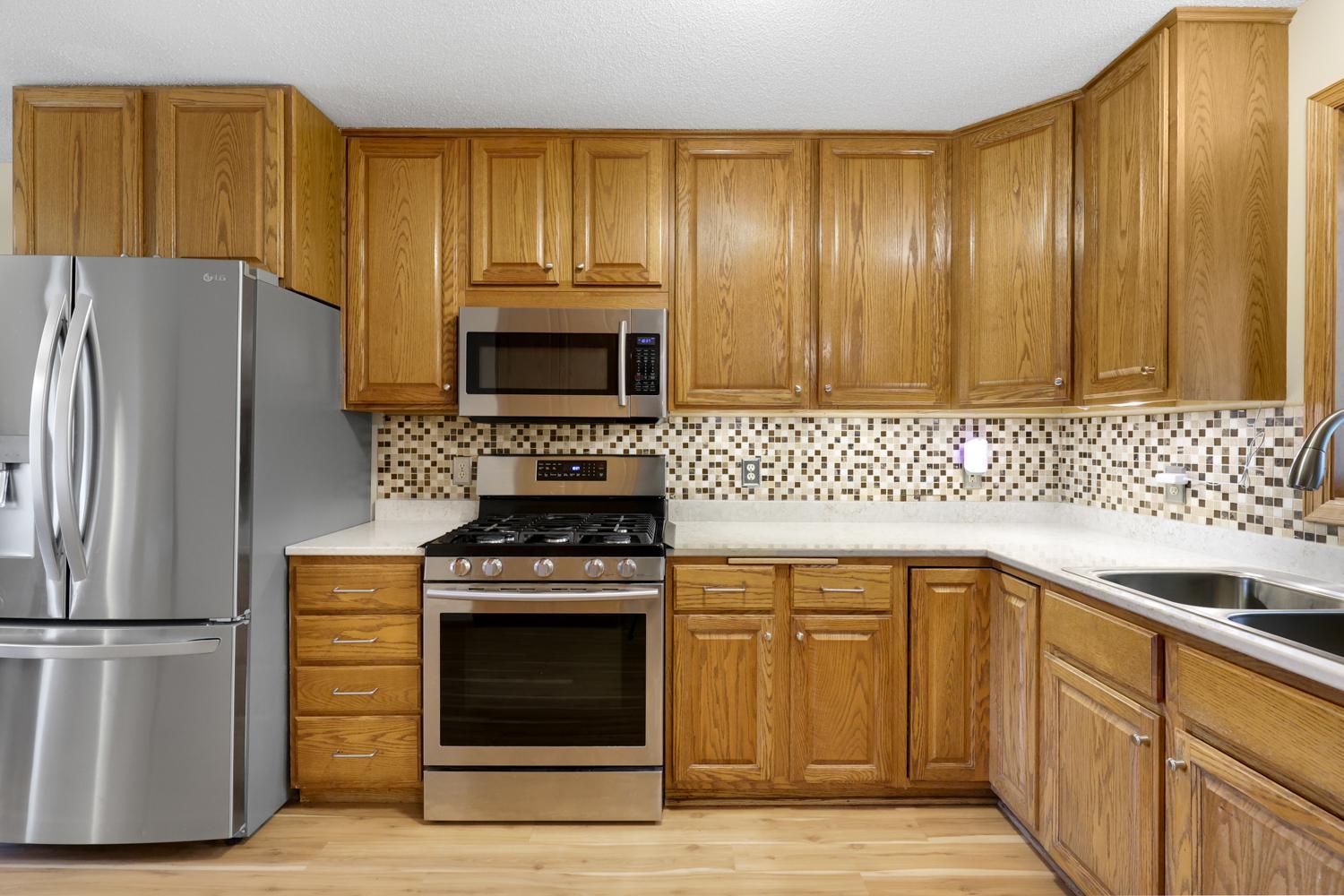 View of Residential at 1001 Forest Glen Court, Burnsville MN 55337, Burnsville (10 of 37) - Mike Wilen | Minnesota Team Real Estate