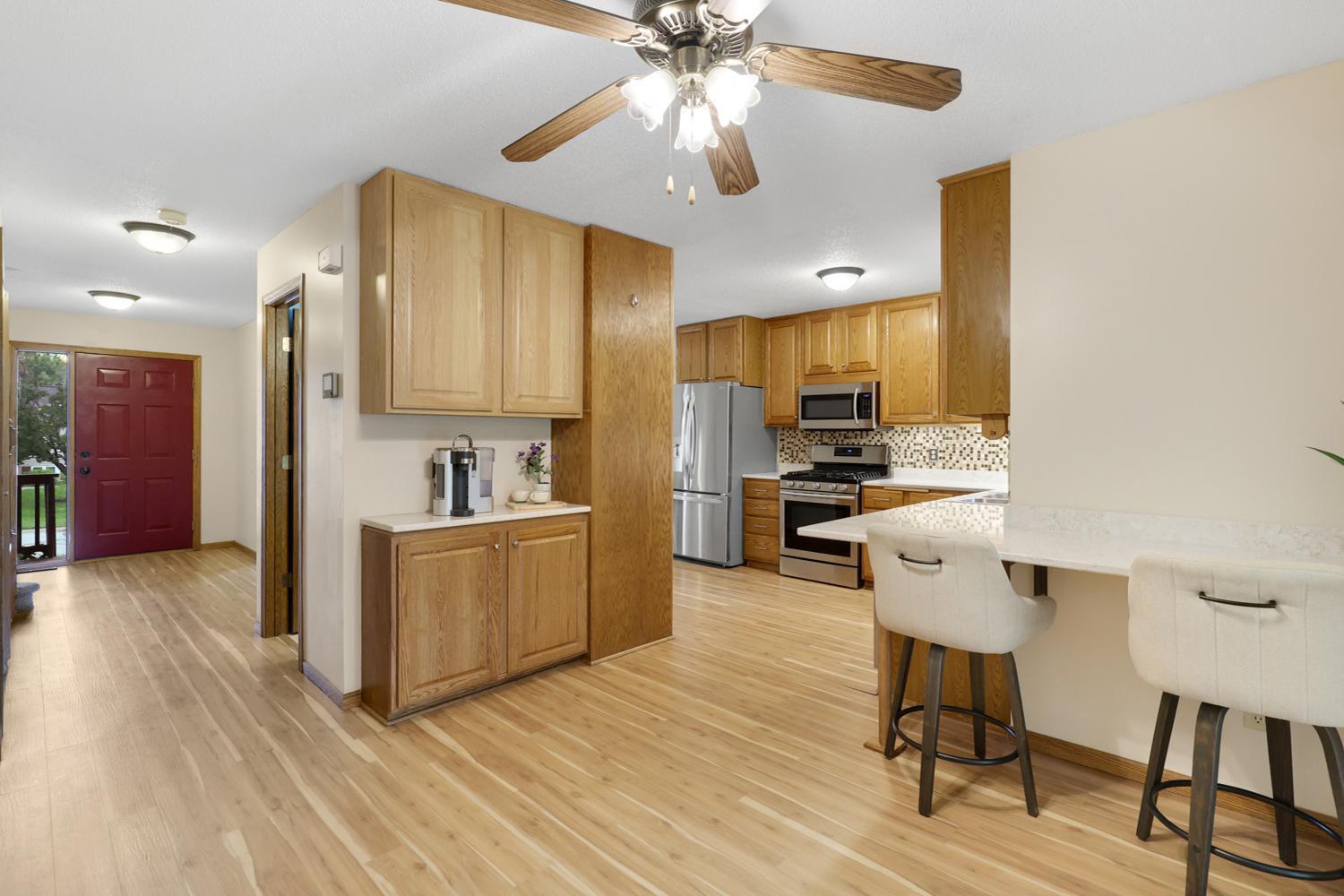 View of Residential at 1001 Forest Glen Court, Burnsville MN 55337, Burnsville (12 of 37) - Mike Wilen | Minnesota Team Real Estate