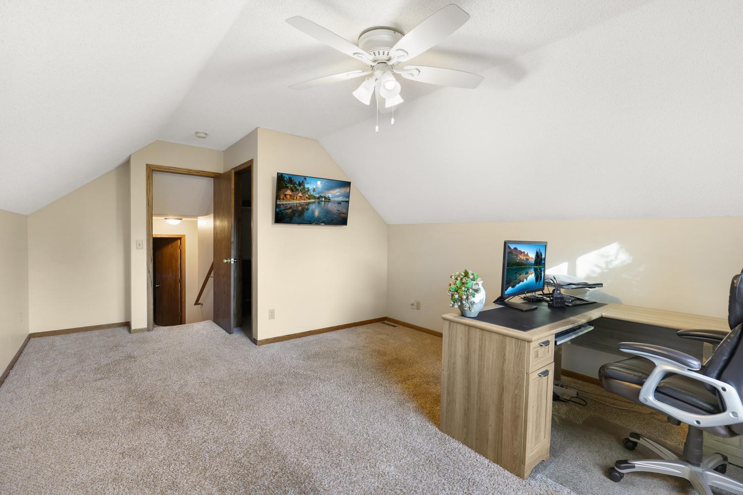 View of Residential at 1001 Forest Glen Court, Burnsville MN 55337, Burnsville (23 of 37) - Mike Wilen | Minnesota Team Real Estate