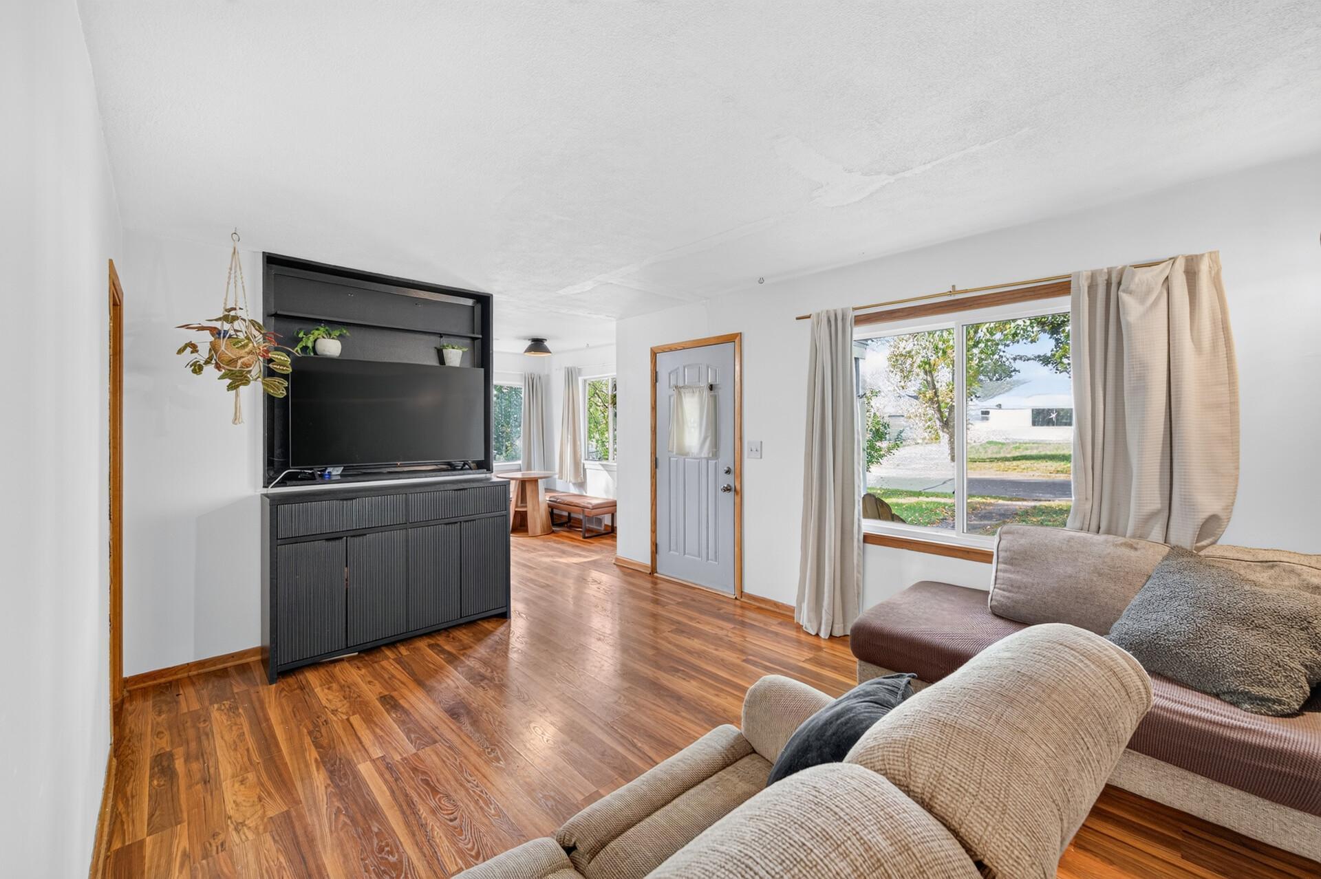 View of Residential at 1908 Kathleen Drive, West Saint Paul MN 55118, West Saint Paul (3 of 18) - Mike Wilen | Minnesota Team Real Estate