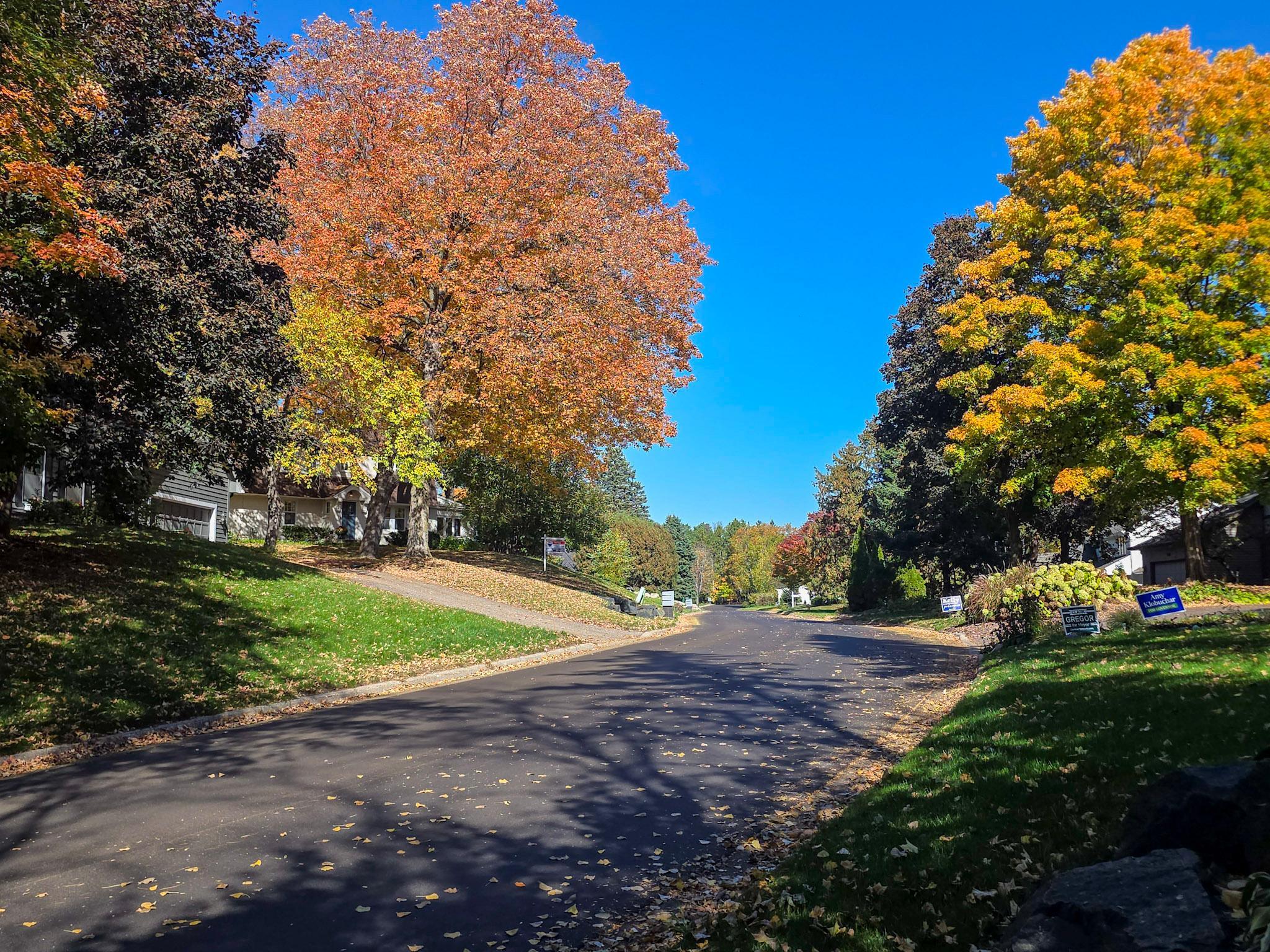 View of Residential at 435 Far Hill Road, Wayzata MN 55391, Wayzata (37 of 50) - Mike Wilen | Minnesota Team Real Estate