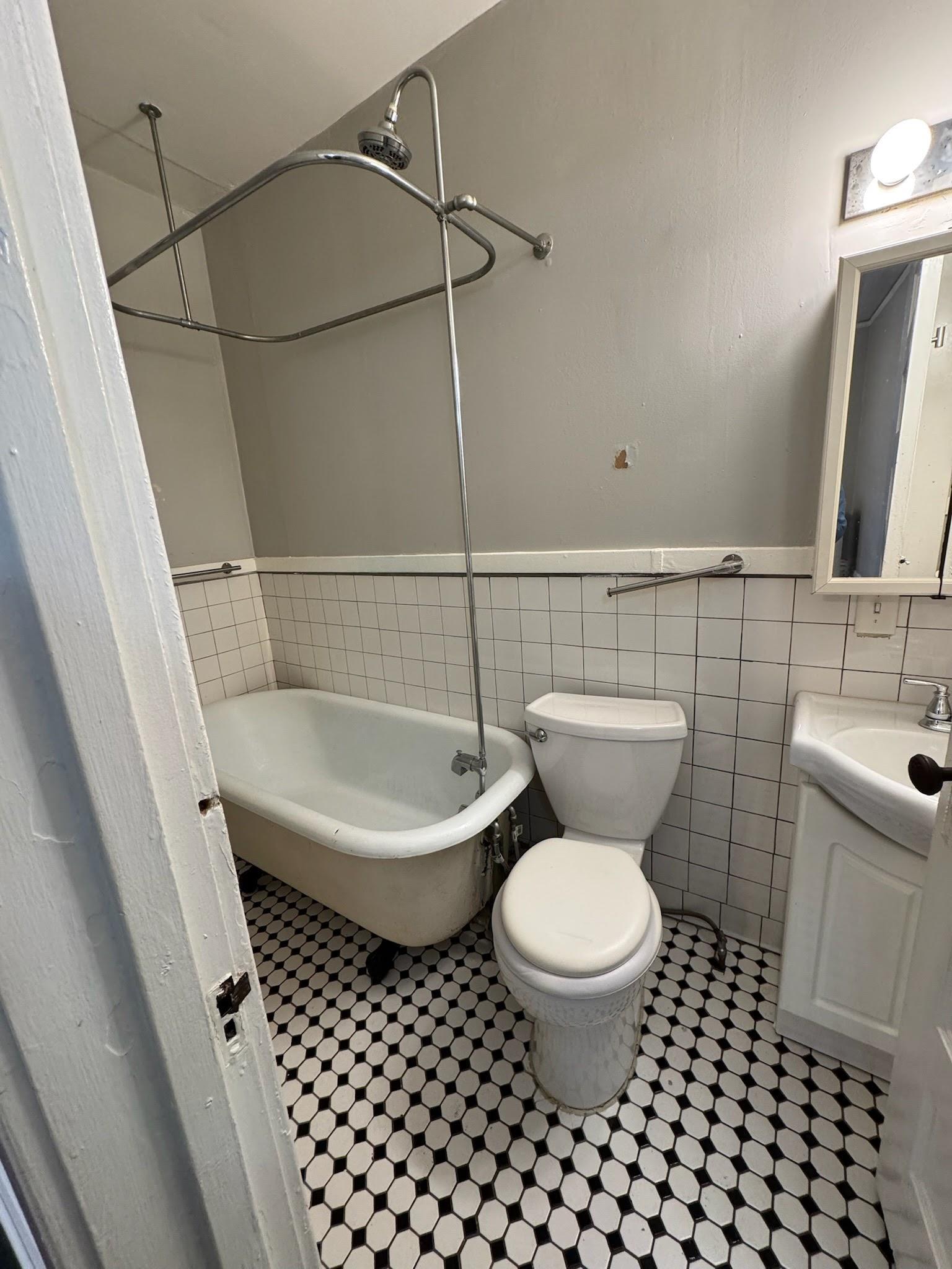 View of Commercial Sale at 1562 Edmund Avenue, Saint Paul MN 55104, Saint Paul (13 of 22) - Mike Wilen | Minnesota Team Real Estate