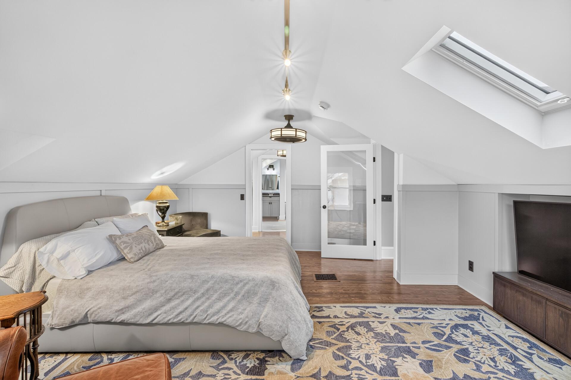 View of Residential at 469 Newton Avenue, Minneapolis MN 55405, Minneapolis (50 of 98) - Mike Wilen | Minnesota Team Real Estate