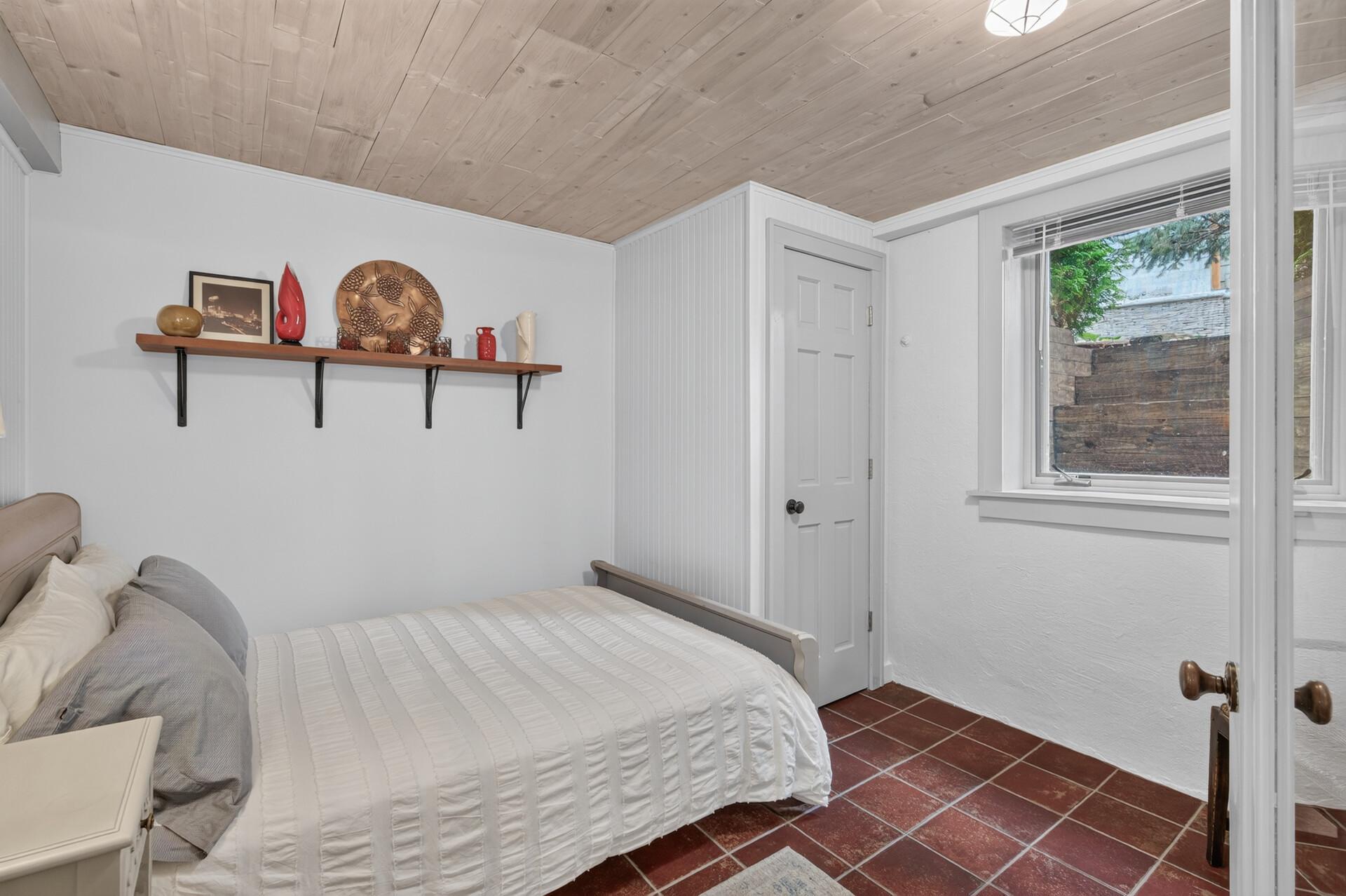 View of Residential at 469 Newton Avenue, Minneapolis MN 55405, Minneapolis (44 of 98) - Mike Wilen | Minnesota Team Real Estate