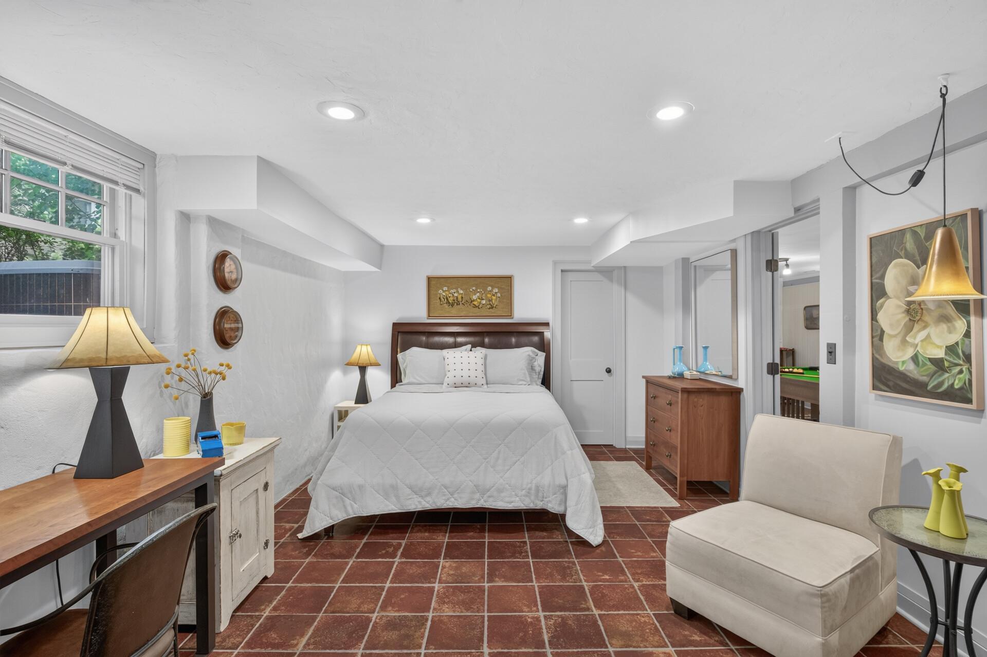 View of Residential at 469 Newton Avenue, Minneapolis MN 55405, Minneapolis (43 of 98) - Mike Wilen | Minnesota Team Real Estate