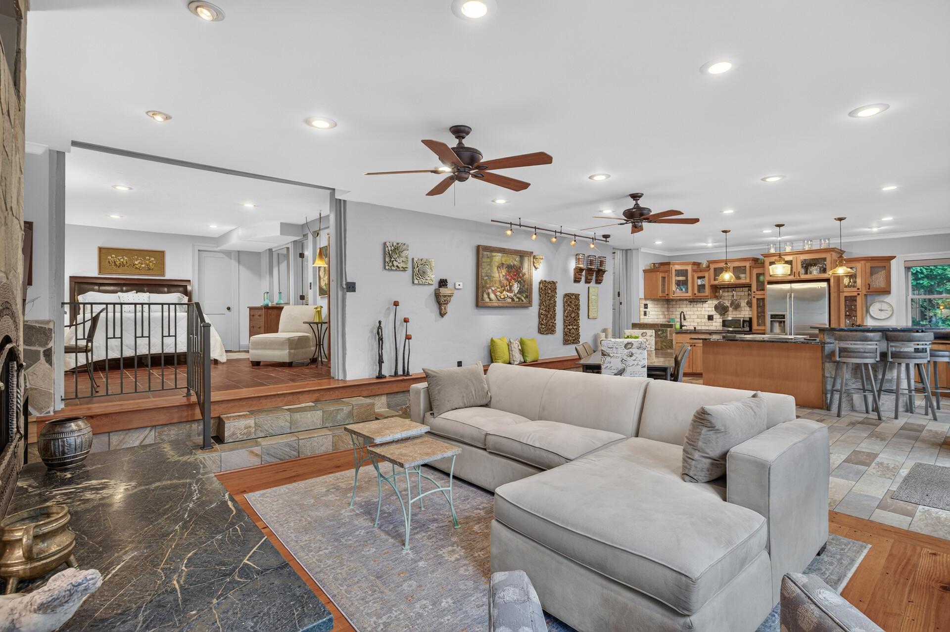 View of Residential at 469 Newton Avenue, Minneapolis MN 55405, Minneapolis (34 of 98) - Mike Wilen | Minnesota Team Real Estate