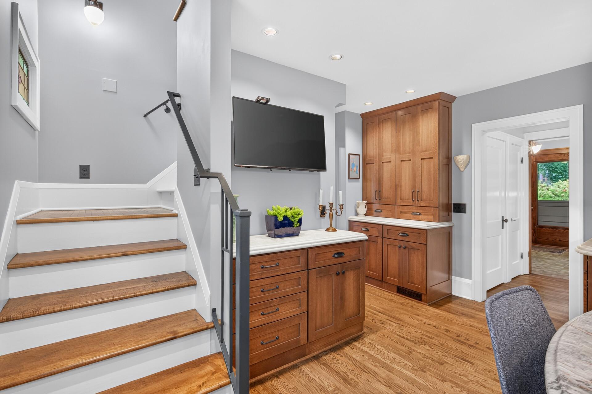 View of Residential at 469 Newton Avenue, Minneapolis MN 55405, Minneapolis (20 of 98) - Mike Wilen | Minnesota Team Real Estate