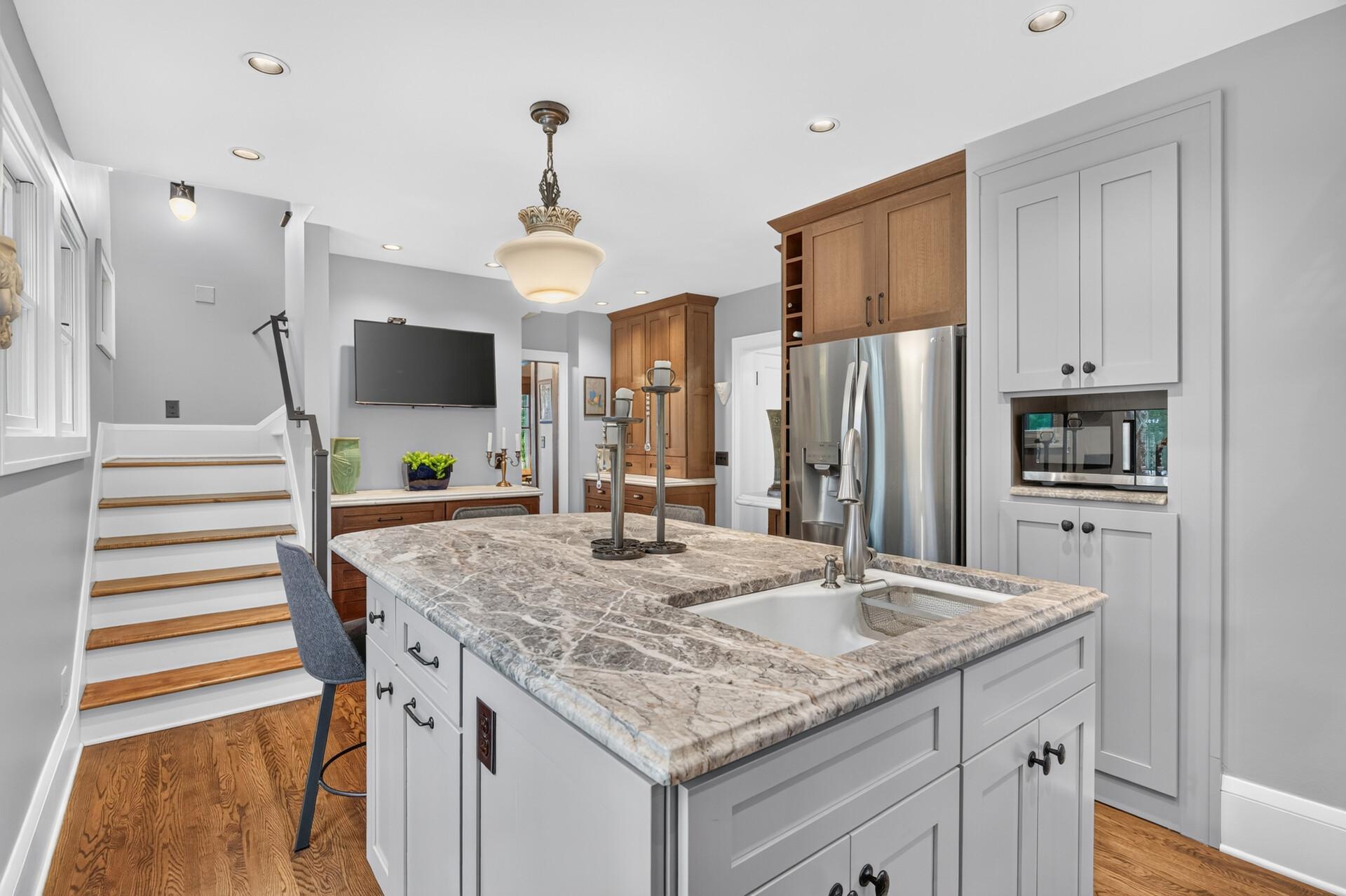 View of Residential at 469 Newton Avenue, Minneapolis MN 55405, Minneapolis (18 of 98) - Mike Wilen | Minnesota Team Real Estate