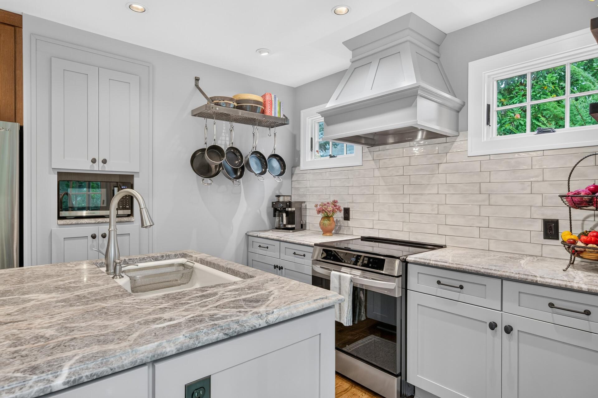View of Residential at 469 Newton Avenue, Minneapolis MN 55405, Minneapolis (17 of 98) - Mike Wilen | Minnesota Team Real Estate