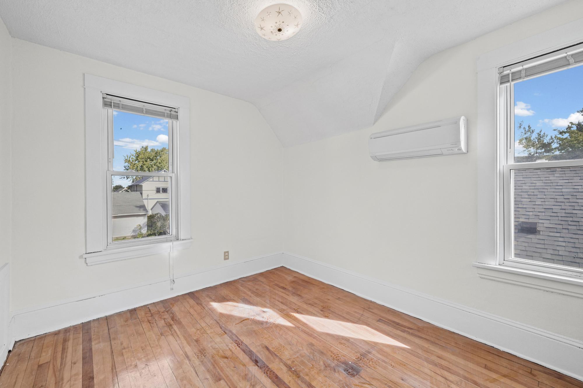 View of Residential at 1227 Thomas Avenue, Saint Paul MN 55104, Saint Paul (30 of 48) - Mike Wilen | Minnesota Team Real Estate