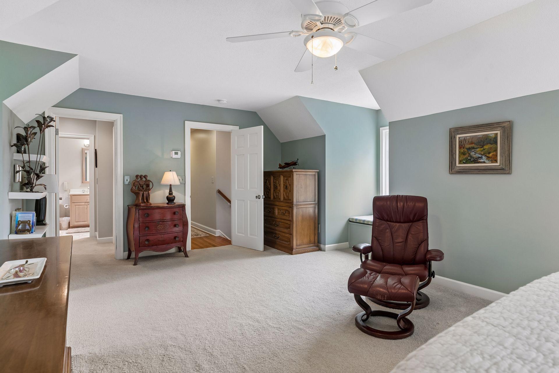 View of Residential at 991 Caren Court, Mendota Heights MN 55118, Mendota Heights (24 of 54) - Mike Wilen | Minnesota Team Real Estate