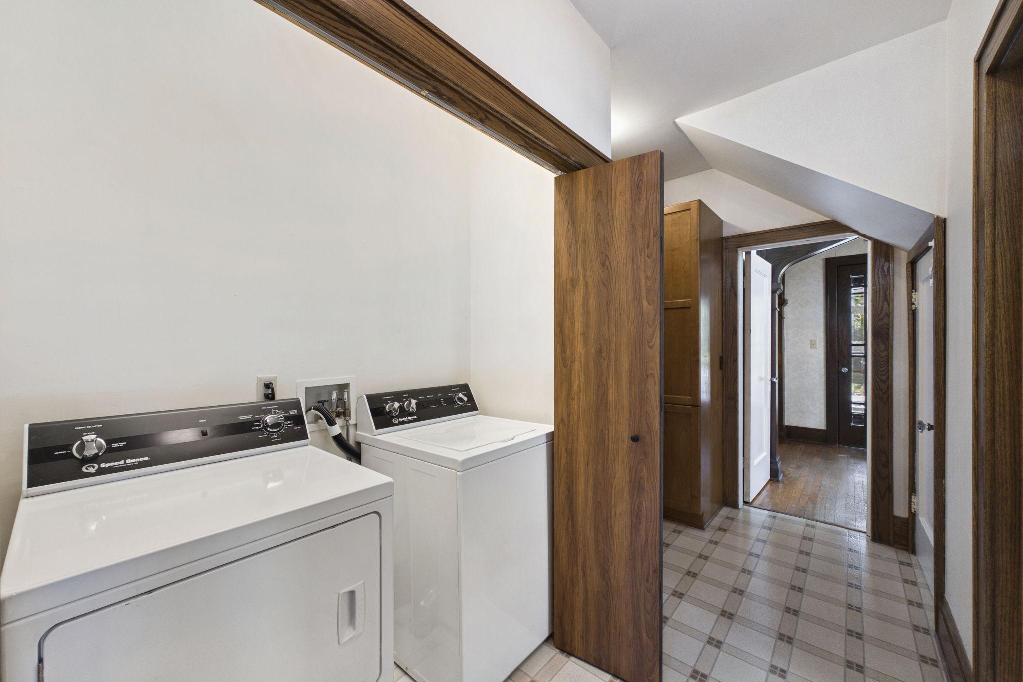 View of Residential at 1663 Berkeley Avenue, Saint Paul MN 55105, Saint Paul (21 of 38) - Mike Wilen | Minnesota Team Real Estate