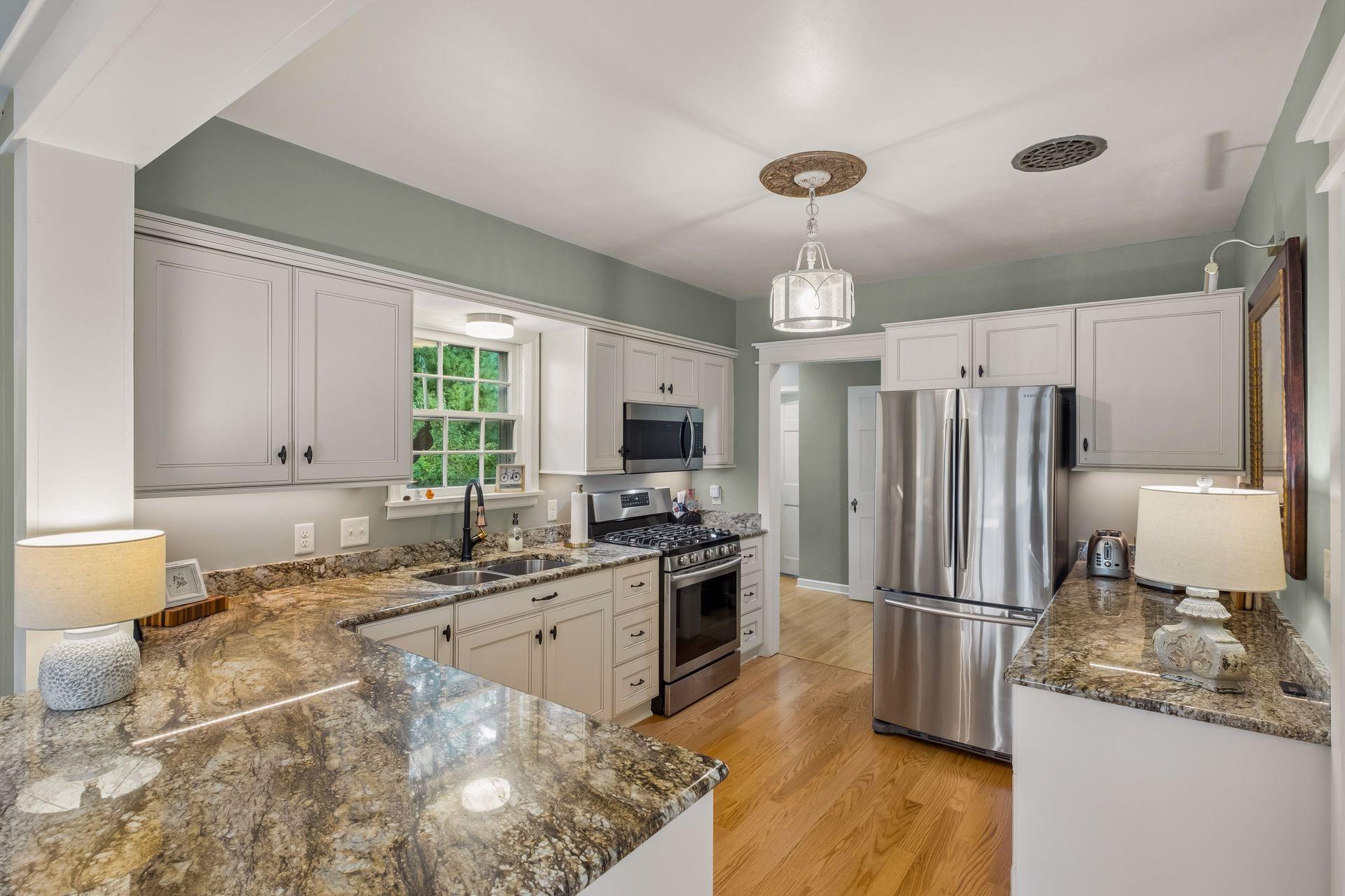 View of Residential at 1995 Norfolk Avenue, Saint Paul MN 55116, Saint Paul (17 of 43) - Mike Wilen | Minnesota Team Real Estate