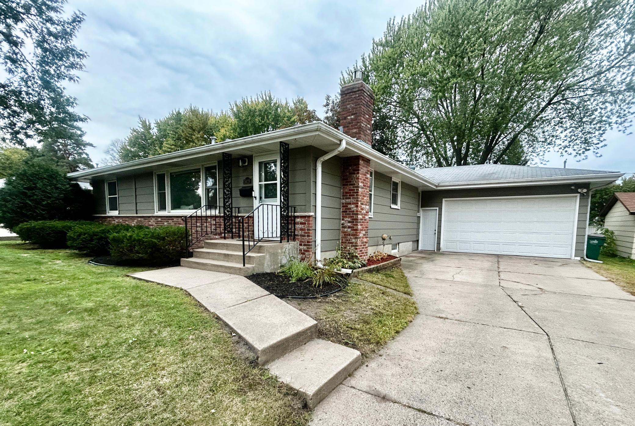 View of Residential at 5429 Sumter Avenue, New Hope MN 55428, New Hope (3 of 32) - Mike Wilen | Minnesota Team Real Estate