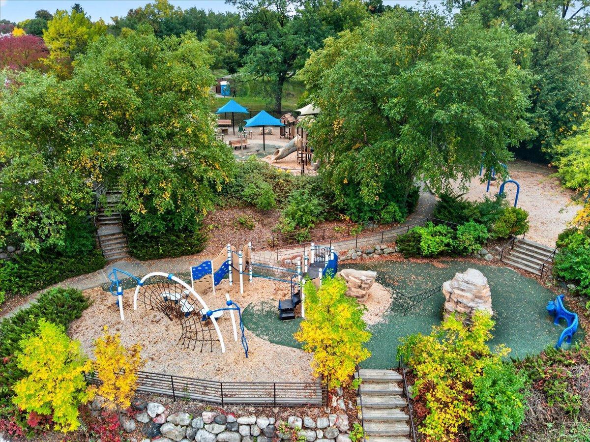 View of Residential at 5424 Sanibel Drive, Minnetonka MN 55343, Minnetonka (39 of 41) - Mike Wilen | Minnesota Team Real Estate