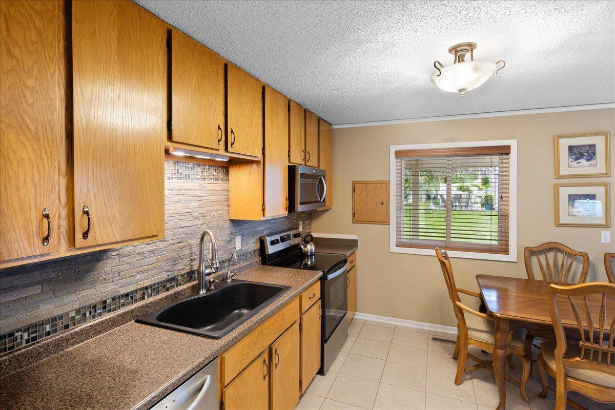 View of Residential at 5424 Sanibel Drive, Minnetonka MN 55343, Minnetonka (6 of 41) - Mike Wilen | Minnesota Team Real Estate