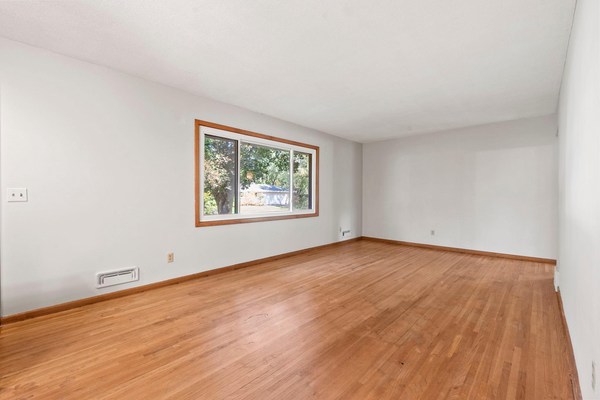 View of Residential at 6609 74th Avenue, Brooklyn Park MN 55428, Brooklyn Park (11 of 38) - Mike Wilen | Minnesota Team Real Estate
