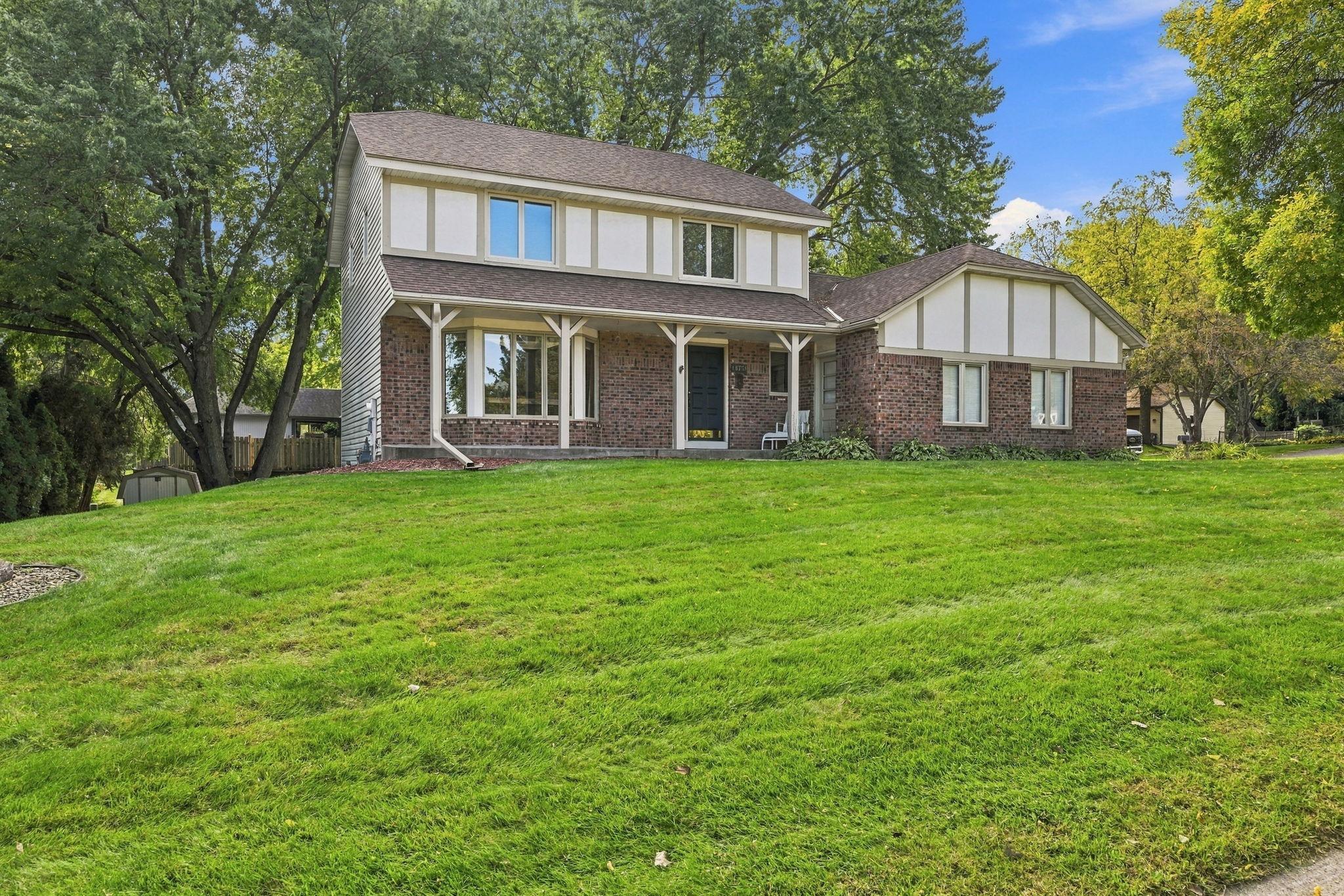 View of Residential at 18731 Maple Leaf Drive, Eden Prairie MN 55346, Eden Prairie (4 of 30) - Mike Wilen | Minnesota Team Real Estate