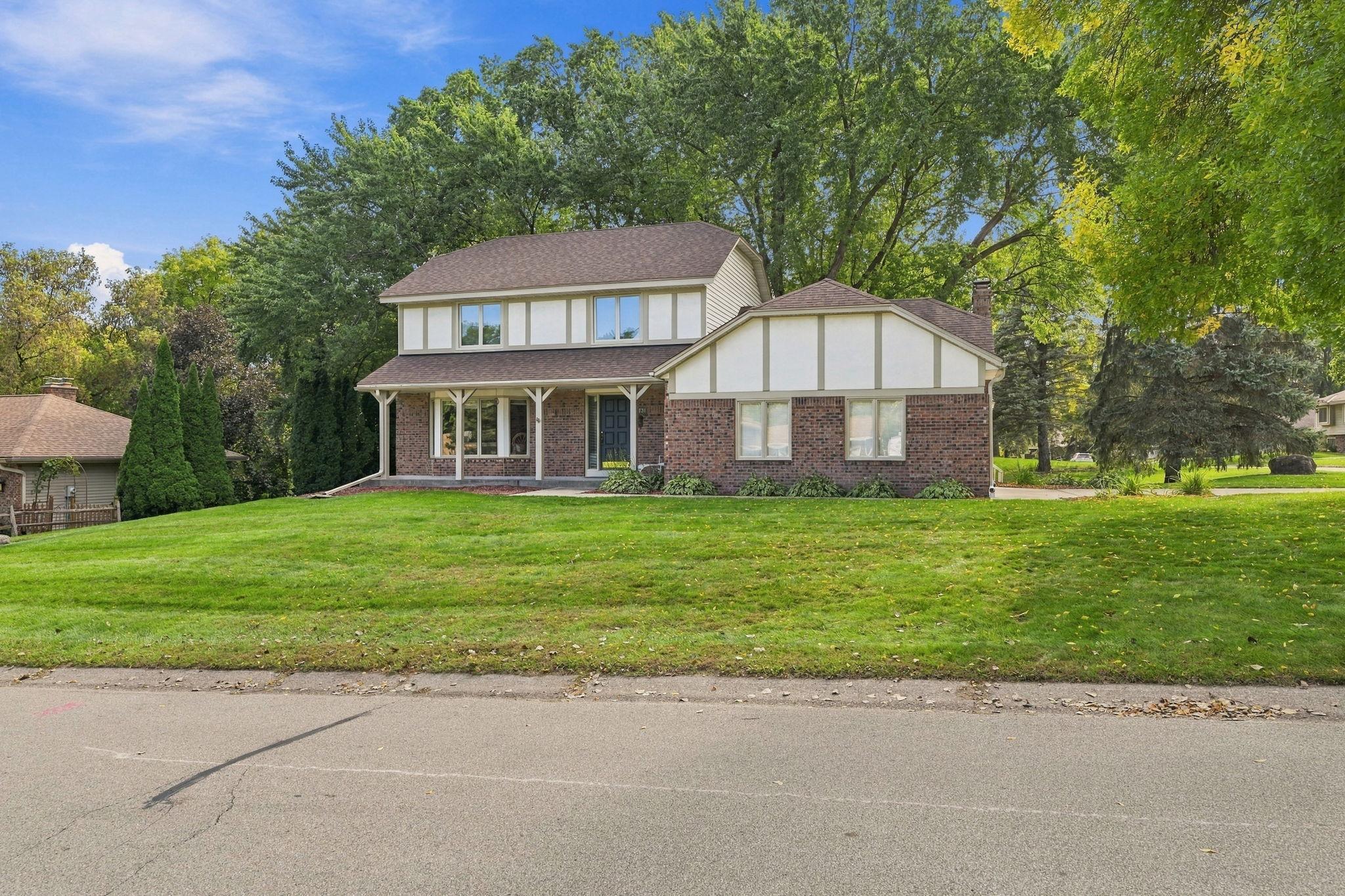 View of Residential at 18731 Maple Leaf Drive, Eden Prairie MN 55346, Eden Prairie (3 of 30) - Mike Wilen | Minnesota Team Real Estate