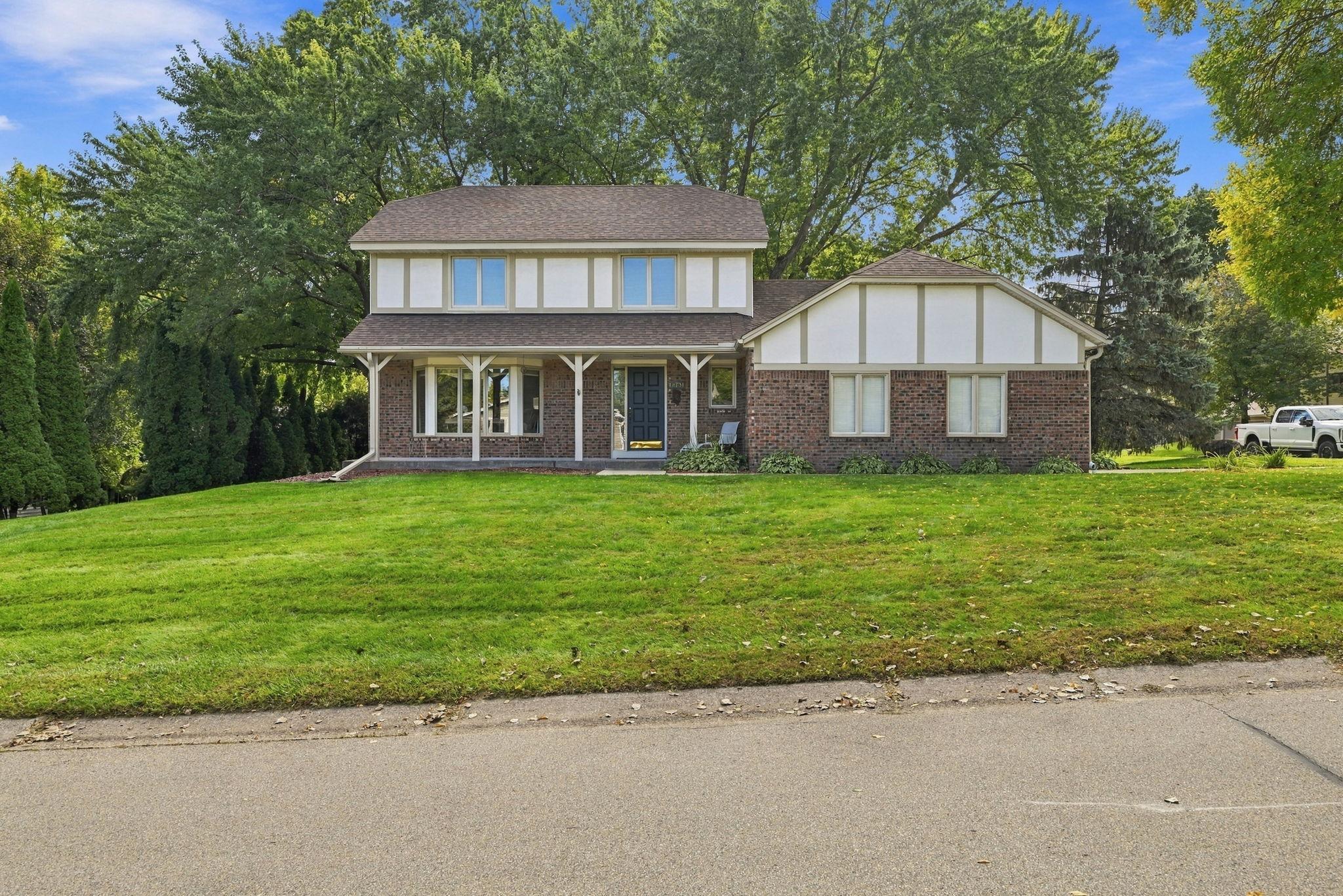 View of Residential at 18731 Maple Leaf Drive, Eden Prairie MN 55346, Eden Prairie (2 of 30) - Mike Wilen | Minnesota Team Real Estate