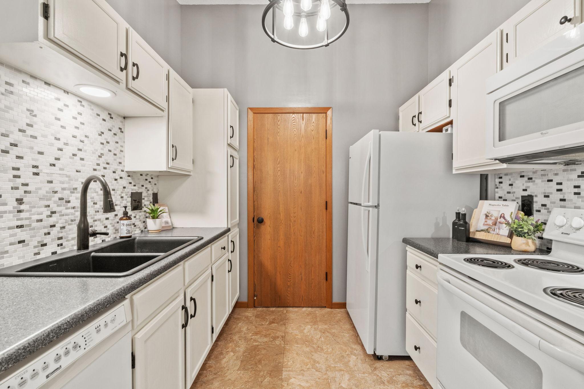 View of Residential at 10932 Quebec Avenue, Bloomington MN 55438, Bloomington (23 of 42) - Mike Wilen | Minnesota Team Real Estate