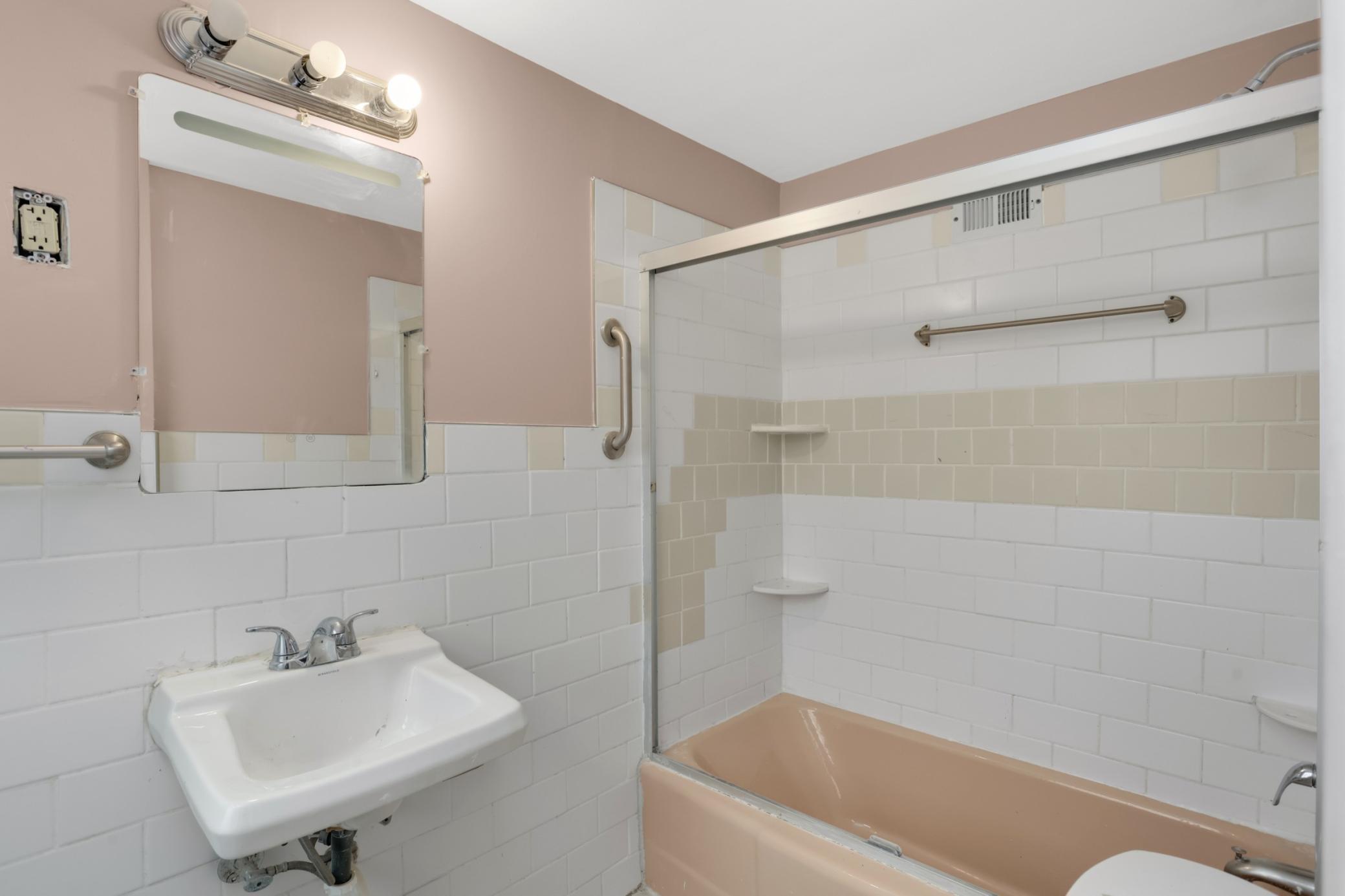 View of Residential at 966 Hawthorne Avenue, Saint Paul MN 55106, Saint Paul (29 of 42) - Mike Wilen | Minnesota Team Real Estate