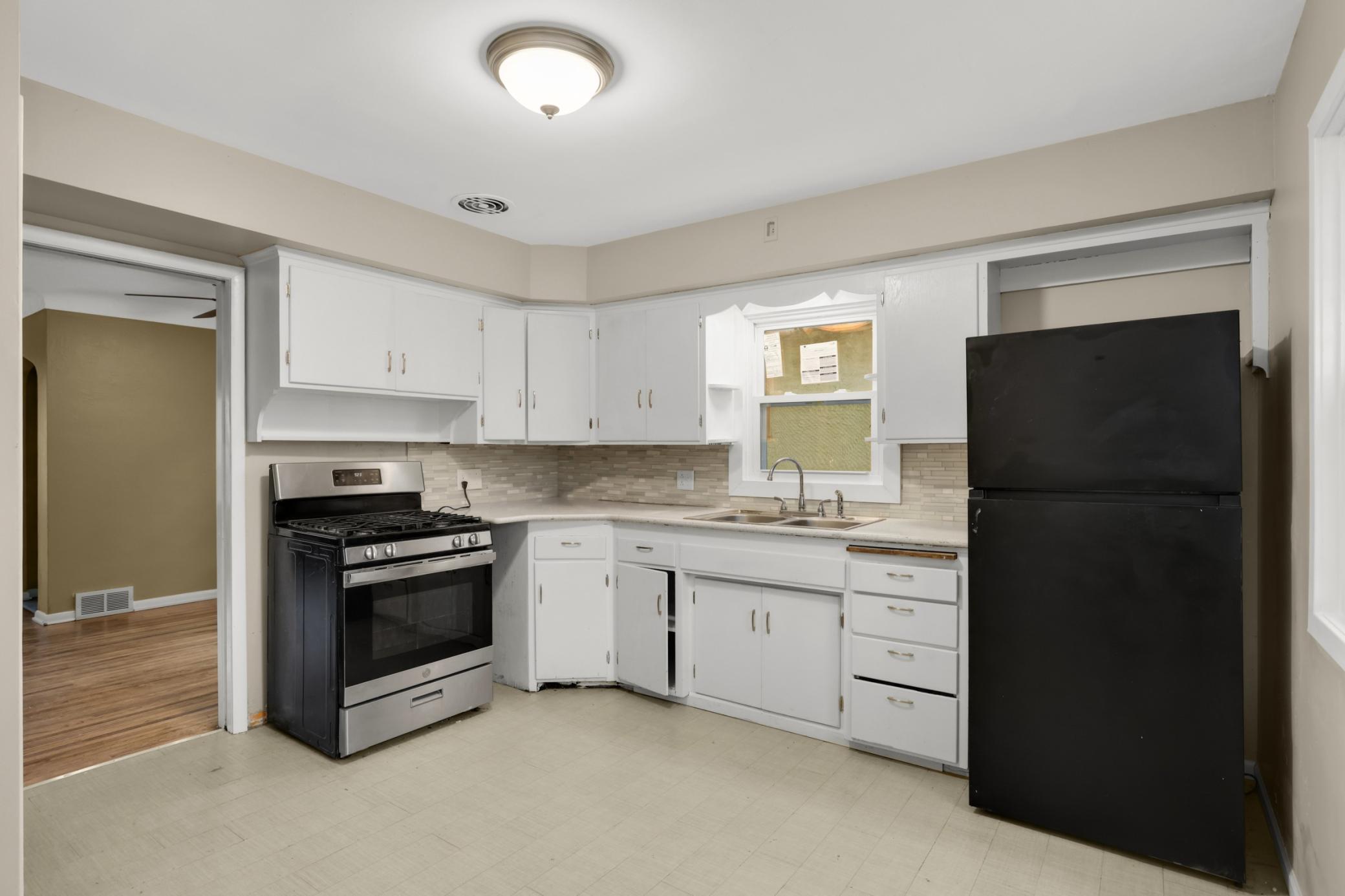 View of Residential at 966 Hawthorne Avenue, Saint Paul MN 55106, Saint Paul (12 of 42) - Mike Wilen | Minnesota Team Real Estate