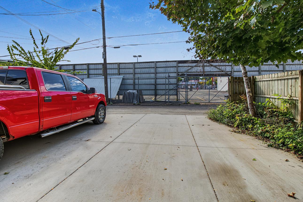 View of Residential Income at 970 Sherburne Avenue, Saint Paul MN 55104, Saint Paul (21 of 23) - Mike Wilen | Minnesota Team Real Estate