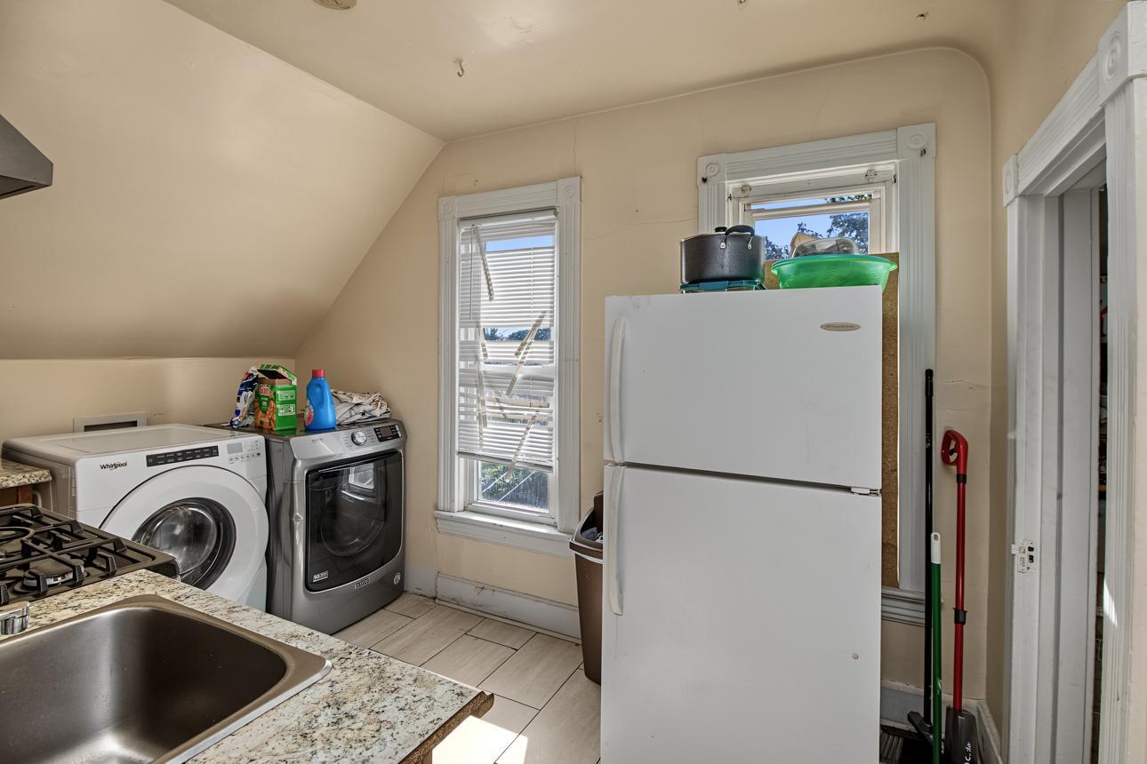 View of Residential Income at 970 Sherburne Avenue, Saint Paul MN 55104, Saint Paul (16 of 23) - Mike Wilen | Minnesota Team Real Estate