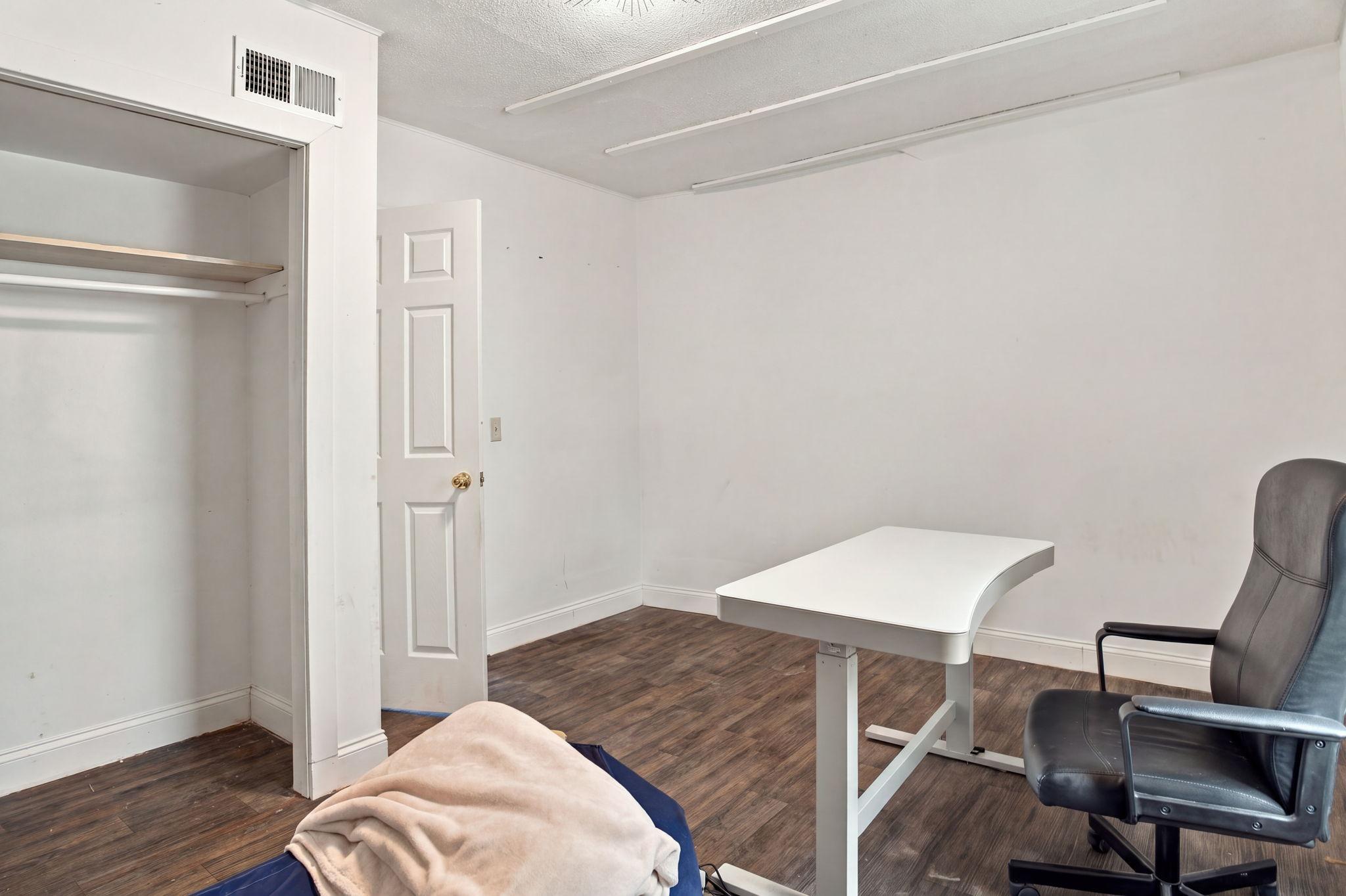 View of Residential Income at 2802 Girard Avenue, Minneapolis MN 55411, Minneapolis (28 of 32) - Mike Wilen | Minnesota Team Real Estate