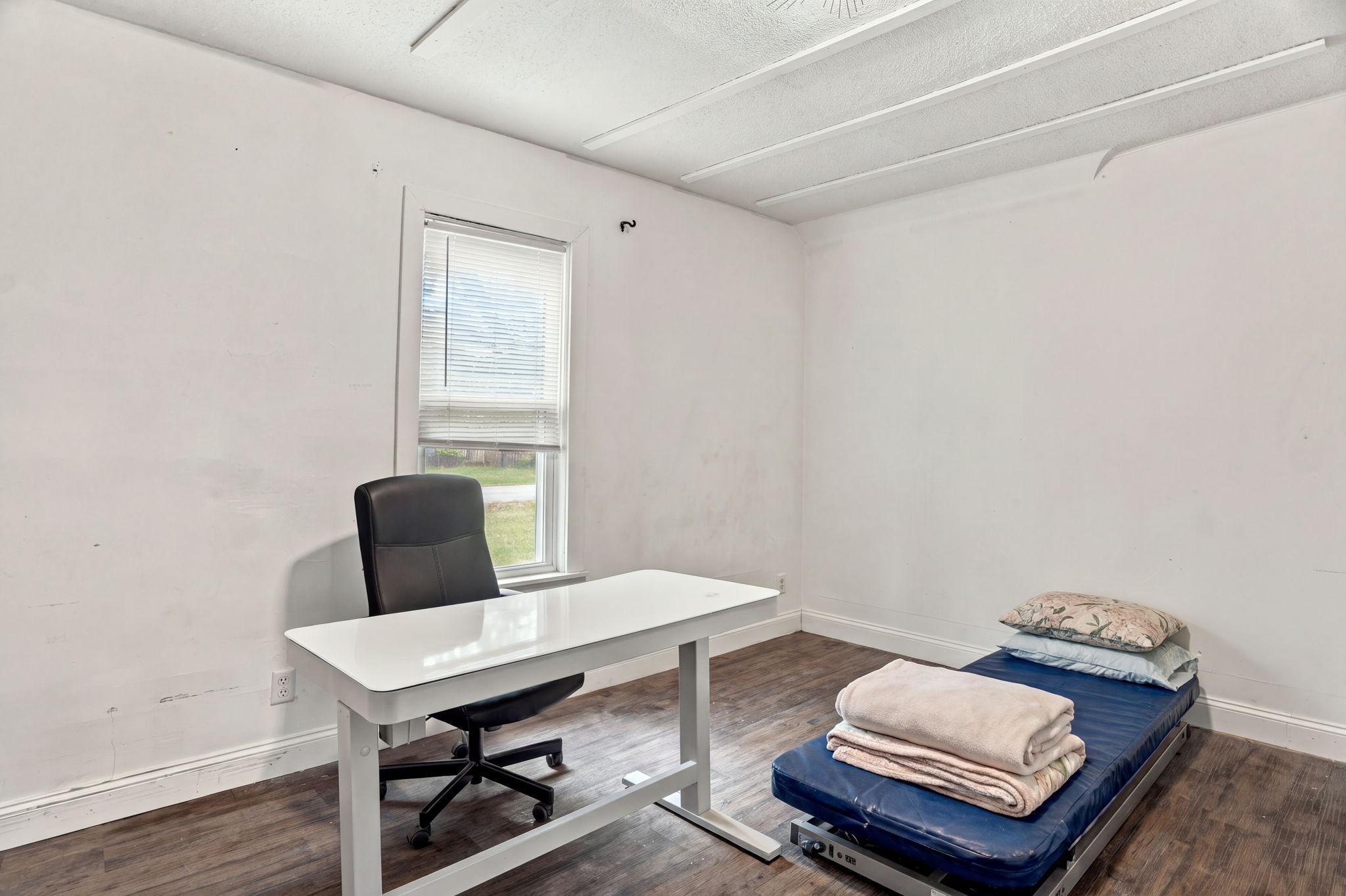 View of Residential Income at 2802 Girard Avenue, Minneapolis MN 55411, Minneapolis (27 of 32) - Mike Wilen | Minnesota Team Real Estate