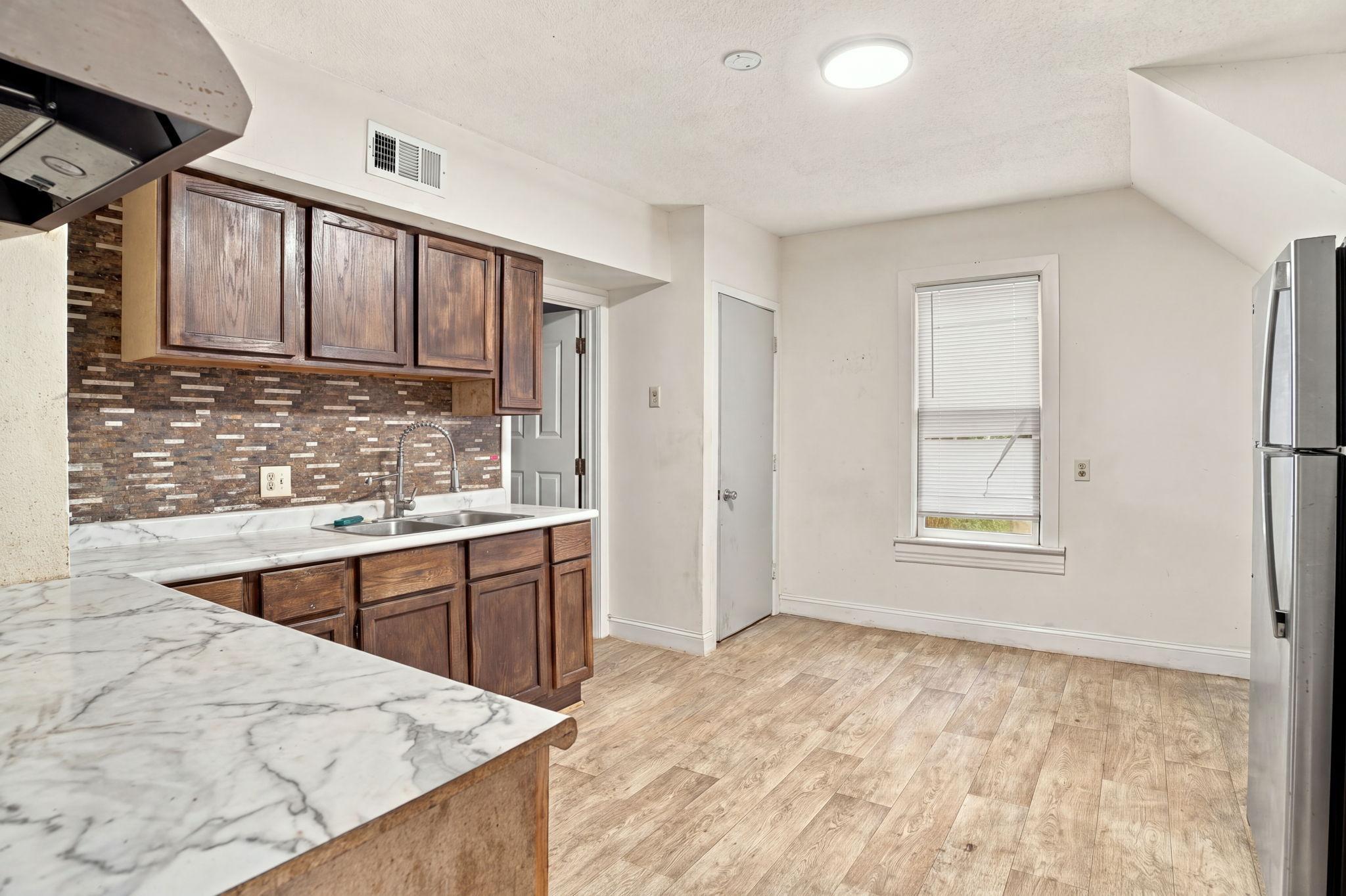 View of Residential Income at 2802 Girard Avenue, Minneapolis MN 55411, Minneapolis (20 of 32) - Mike Wilen | Minnesota Team Real Estate
