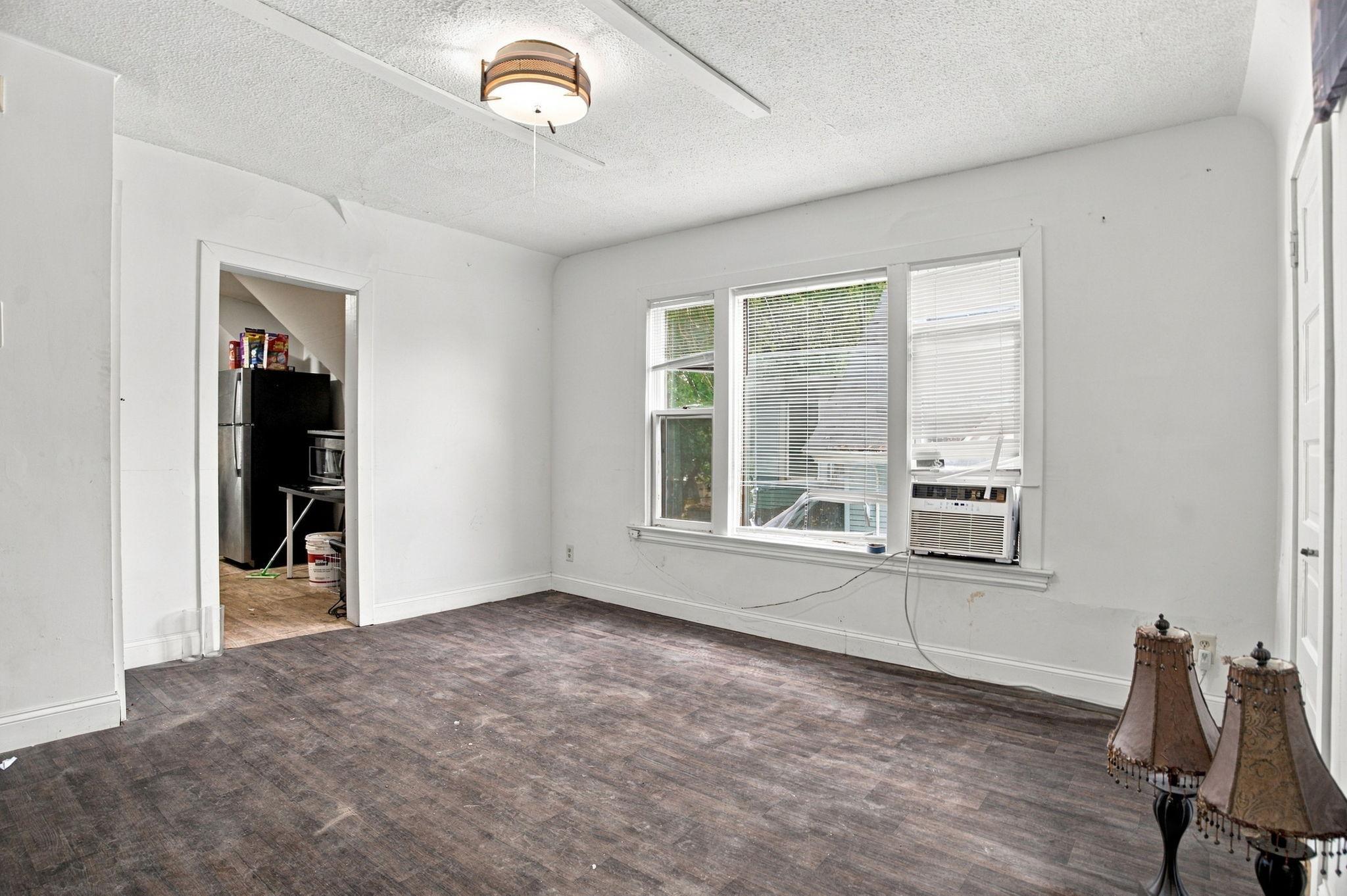 View of Residential Income at 2802 Girard Avenue, Minneapolis MN 55411, Minneapolis (18 of 32) - Mike Wilen | Minnesota Team Real Estate