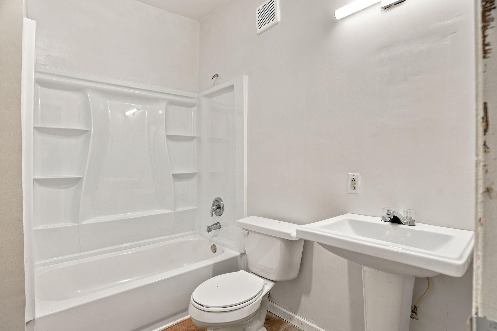 View of Residential Income at 2802 Girard Avenue, Minneapolis MN 55411, Minneapolis (15 of 32) - Mike Wilen | Minnesota Team Real Estate